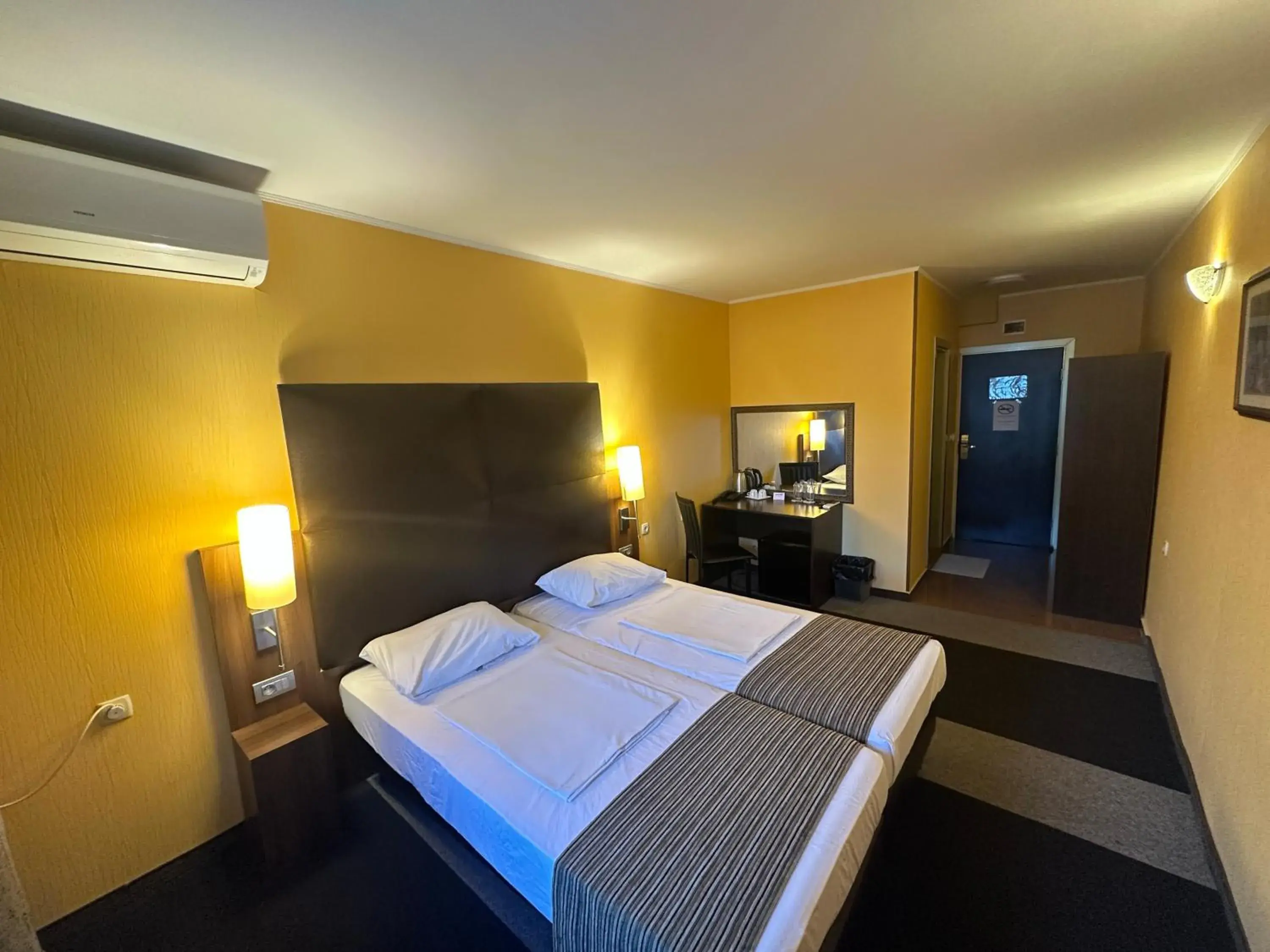 Double or Twin Room in Formula 1 Motel Double or Twin Room in Formula 1 Motel