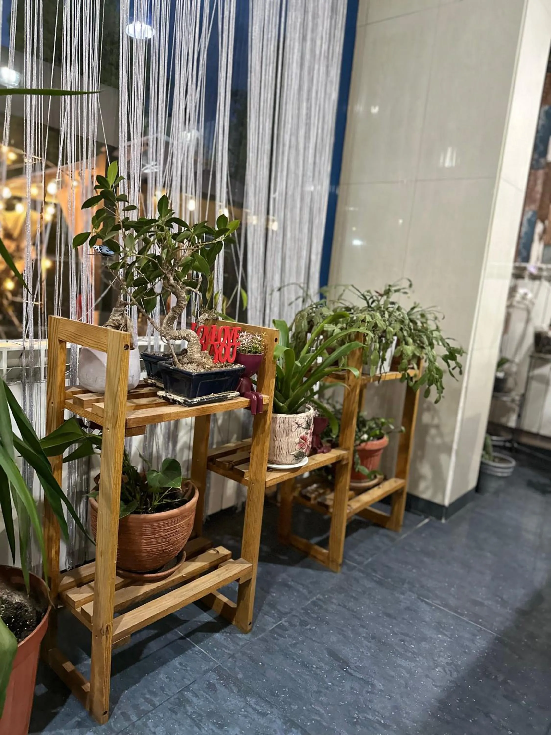 Restaurant/places to eat in Formula 1 Motel