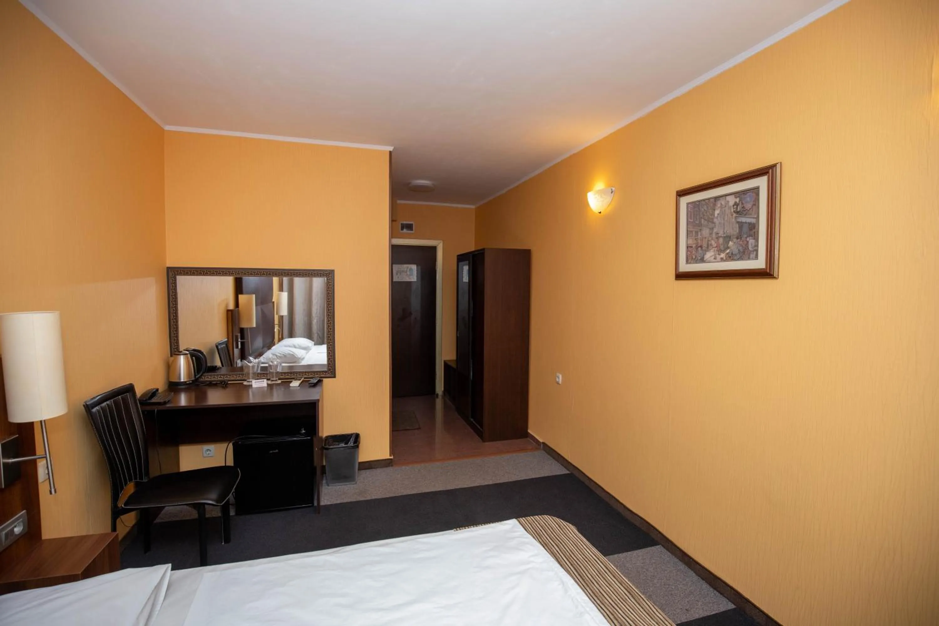 Photo of the whole room in Formula 1 Motel