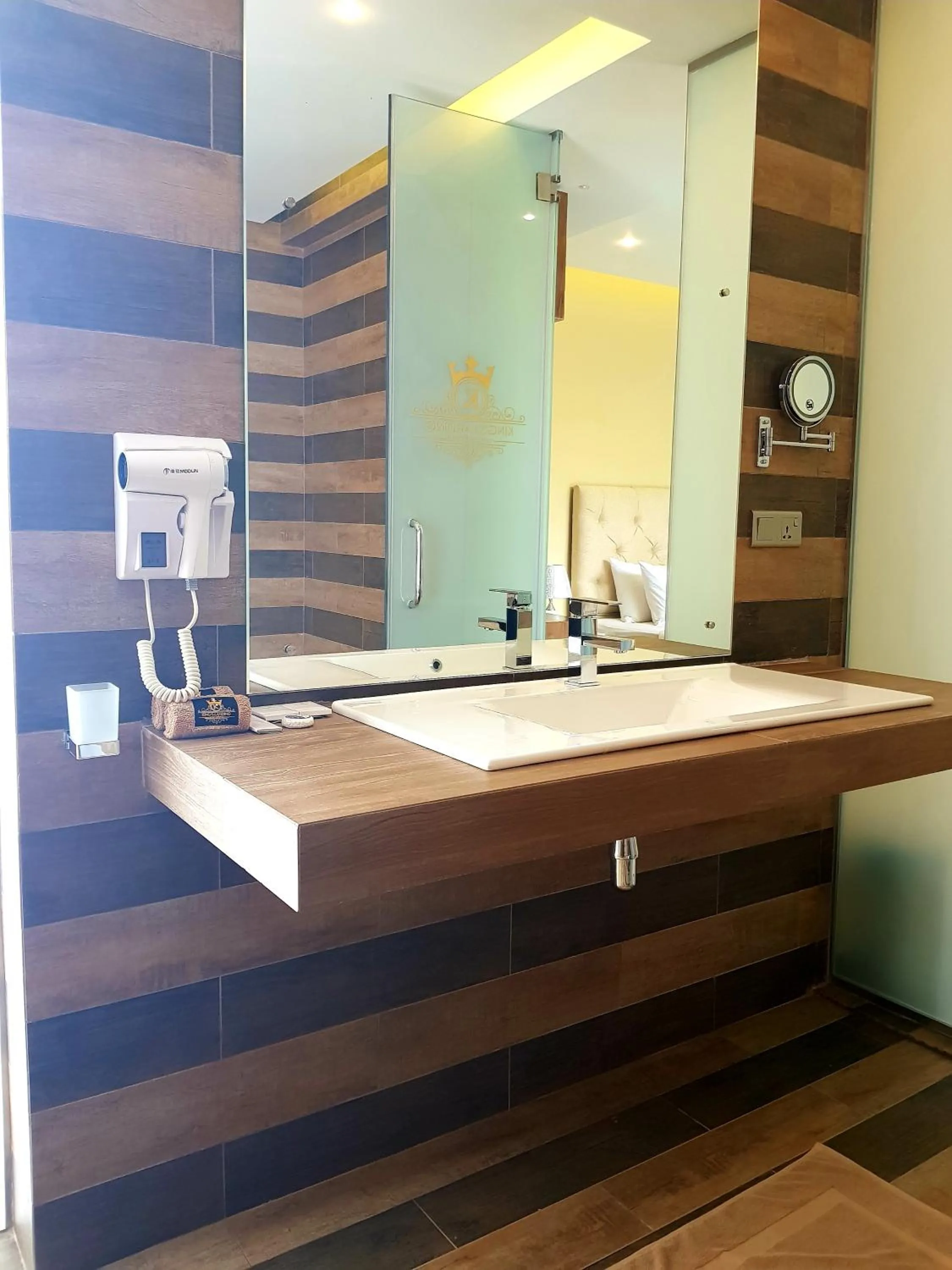 Bathroom in Kings Landing Unawatuna