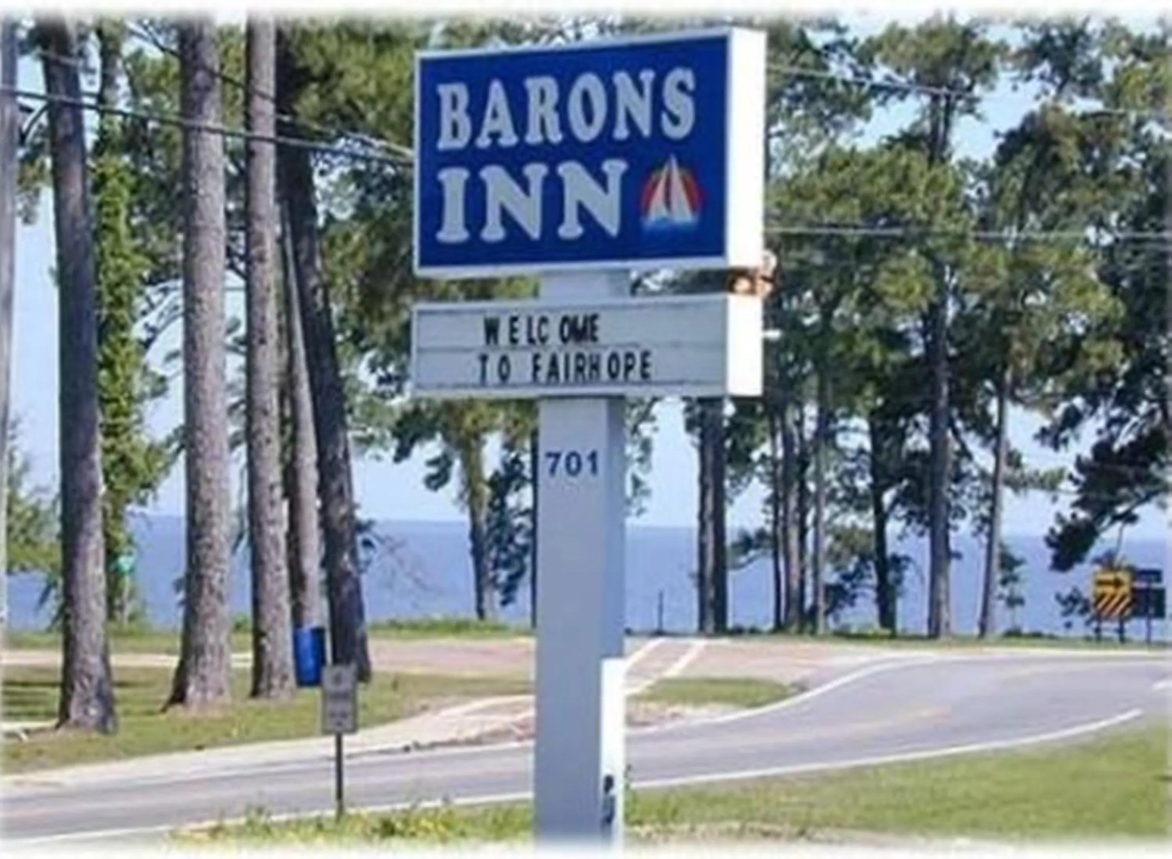 Day in Magnolia Beach Inn - Fairhope