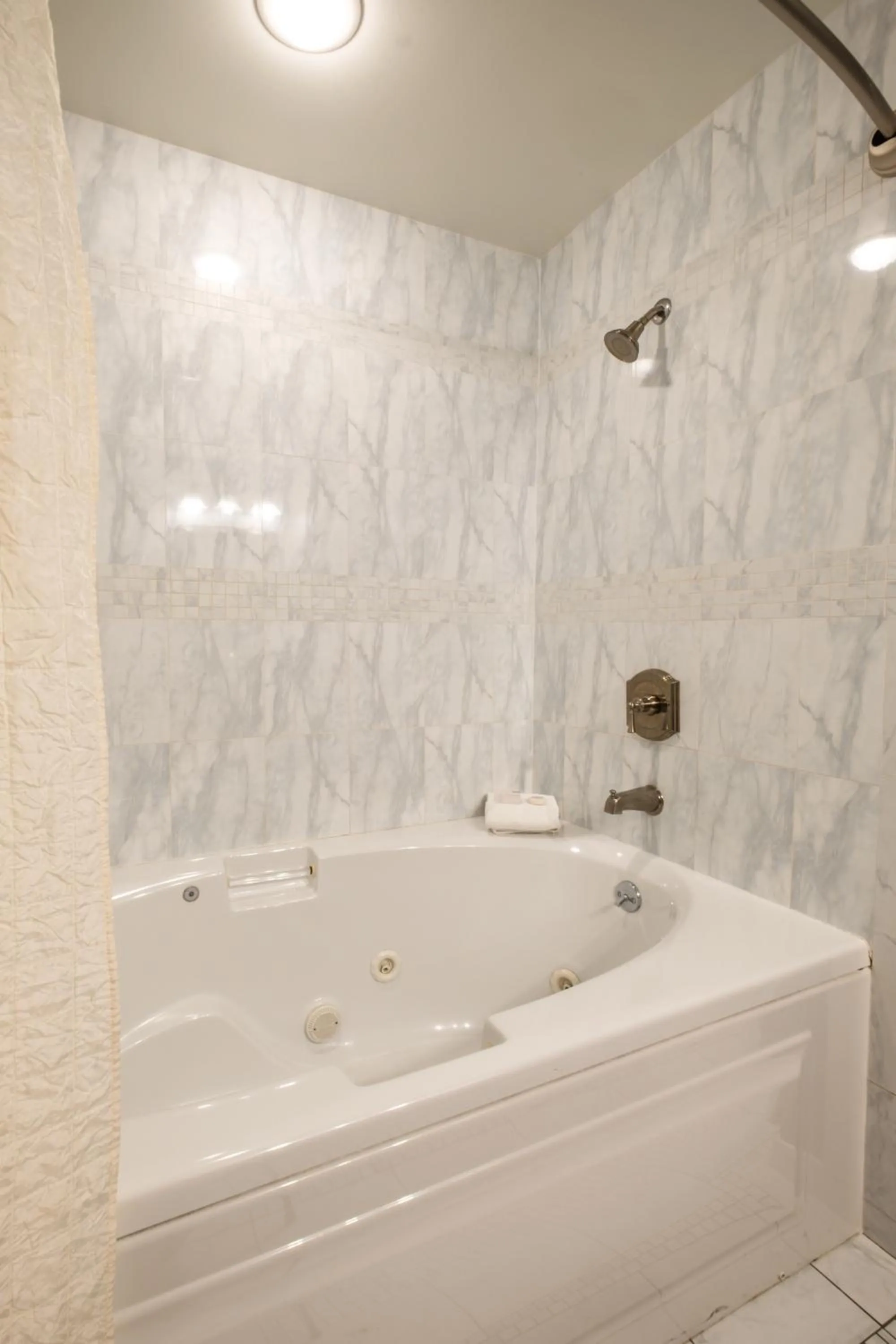 Bathroom in Red Coach Inn