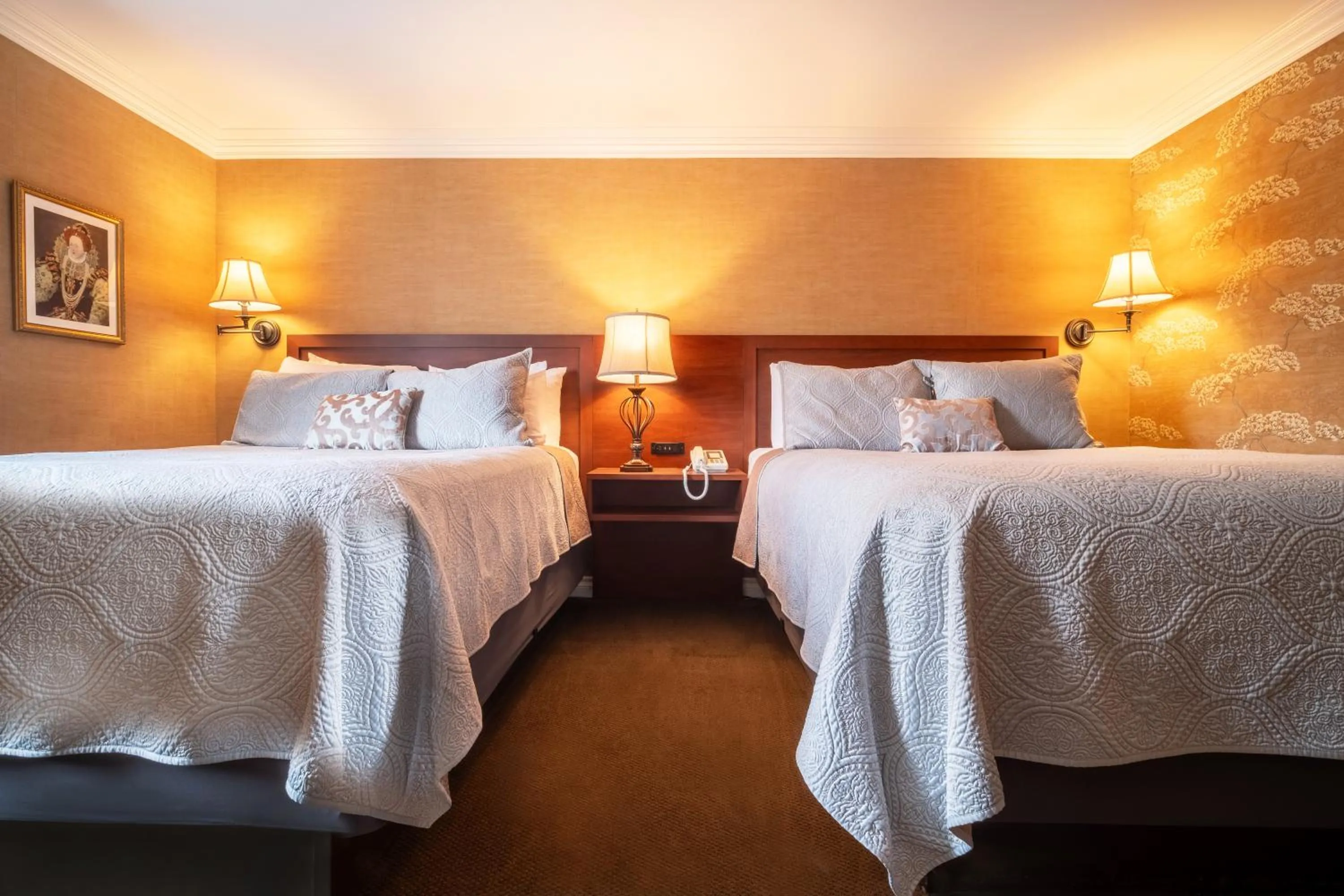 Bedroom, Bed in Red Coach Inn