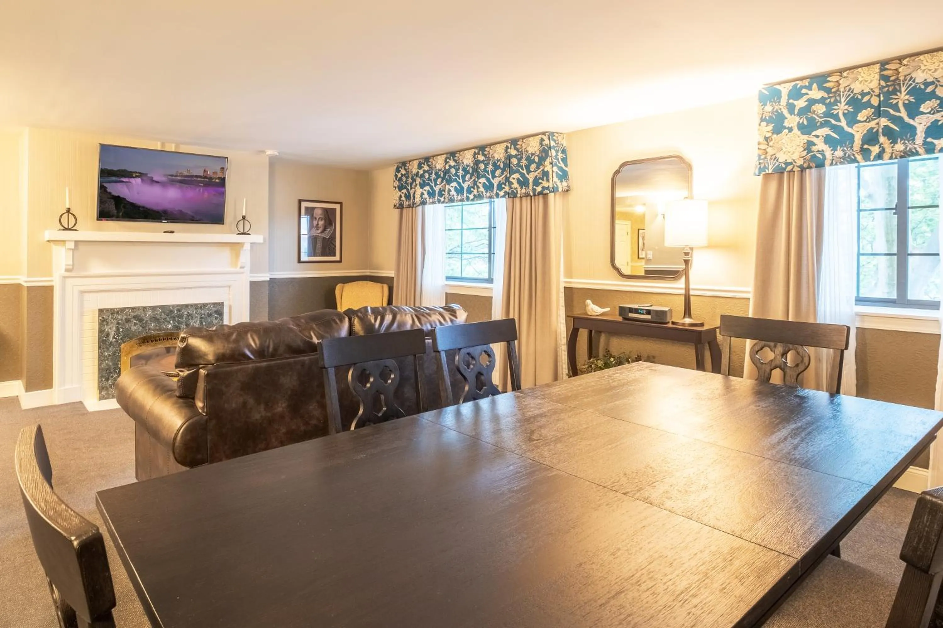Living room in Red Coach Inn