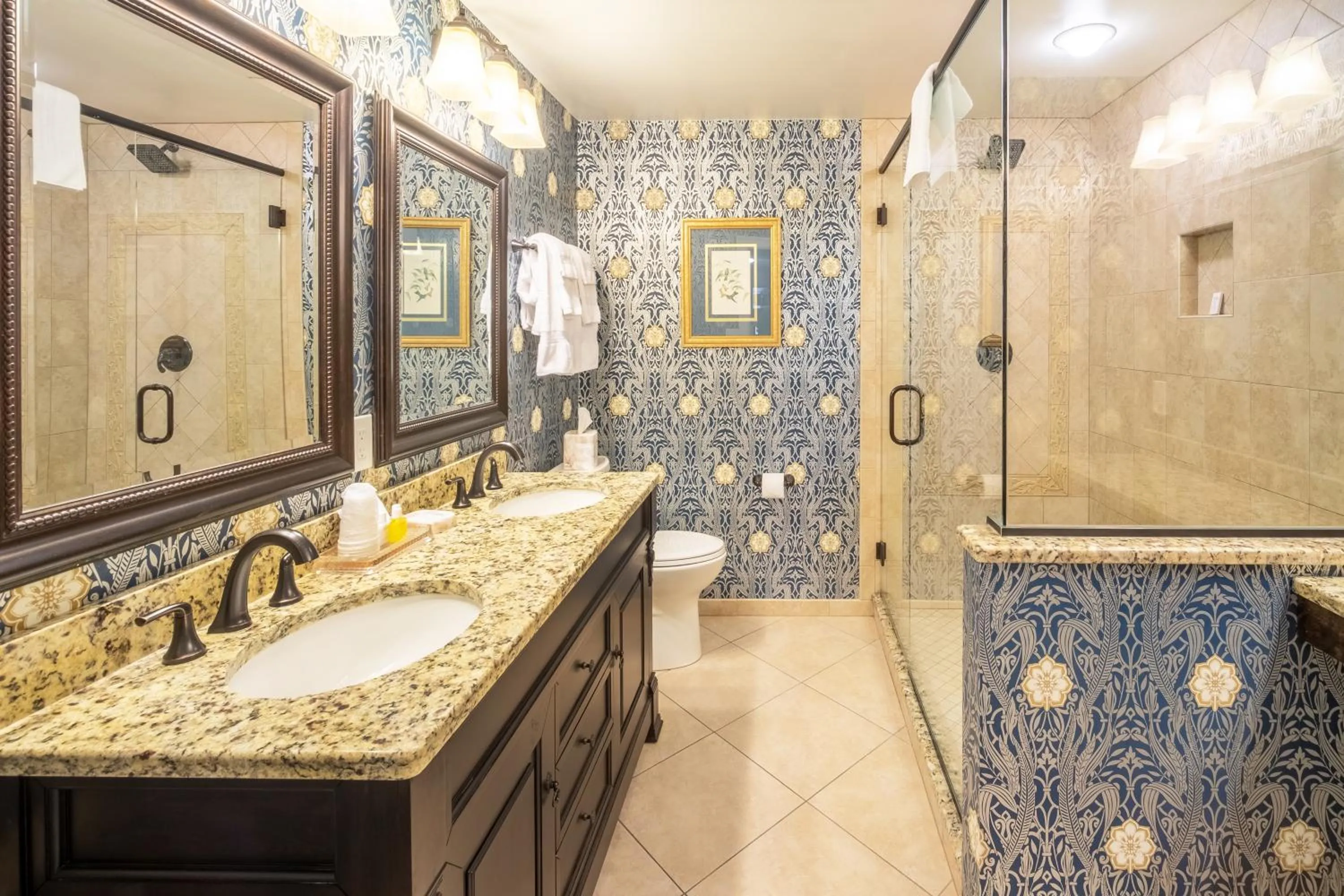 Bathroom in Red Coach Inn