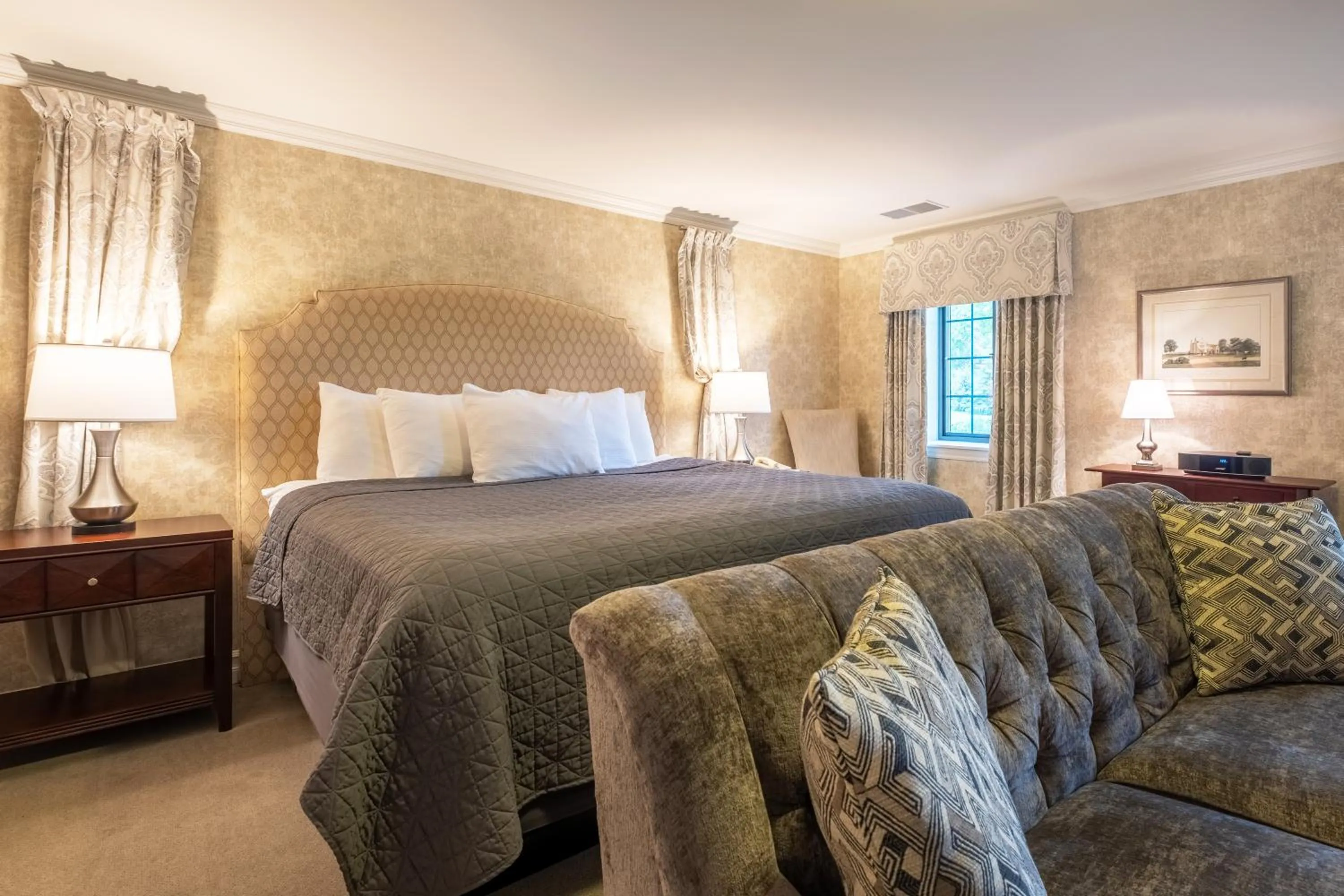 Bed in Red Coach Inn