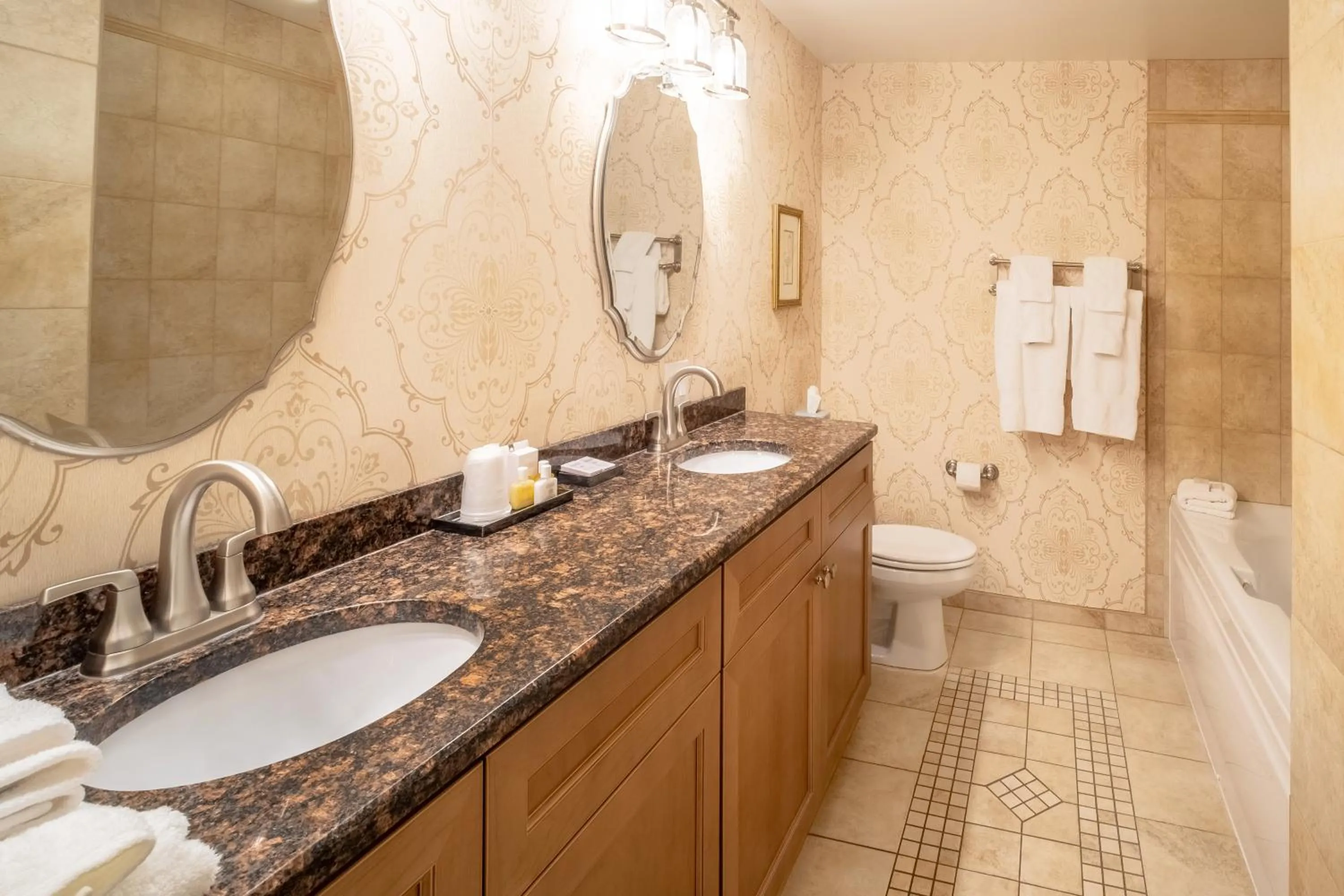 Bathroom in Red Coach Inn