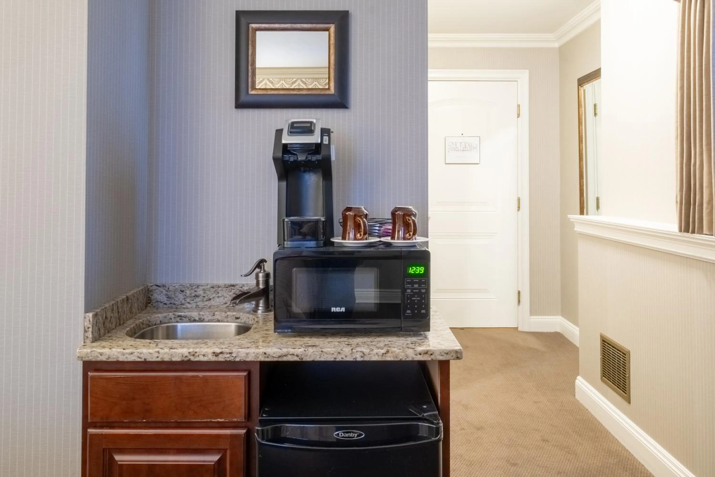 minibar in Red Coach Inn