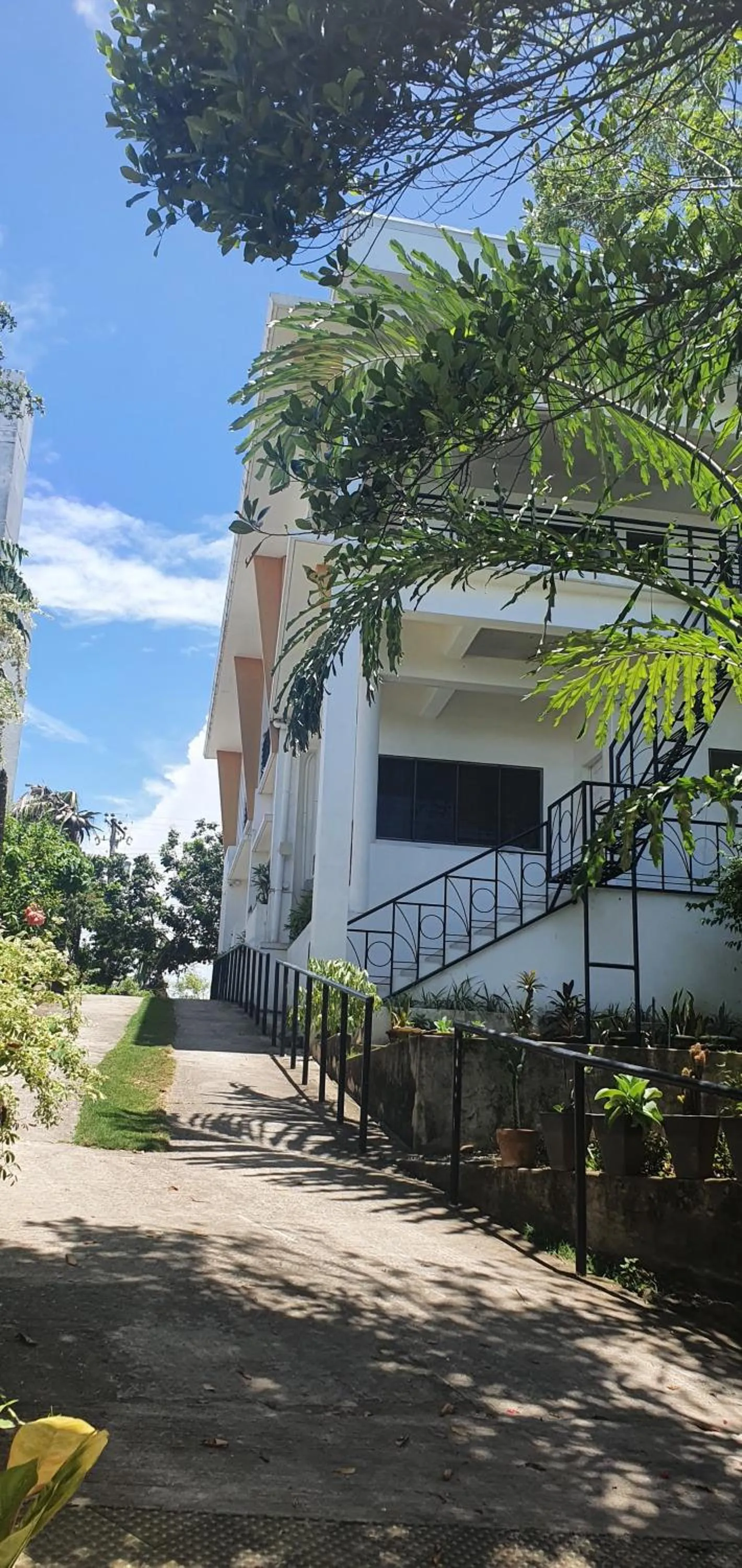 Property building in Lola's Guest House