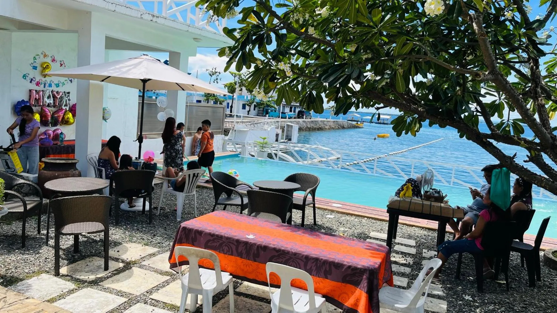 Swimming pool in Lola's Guest House