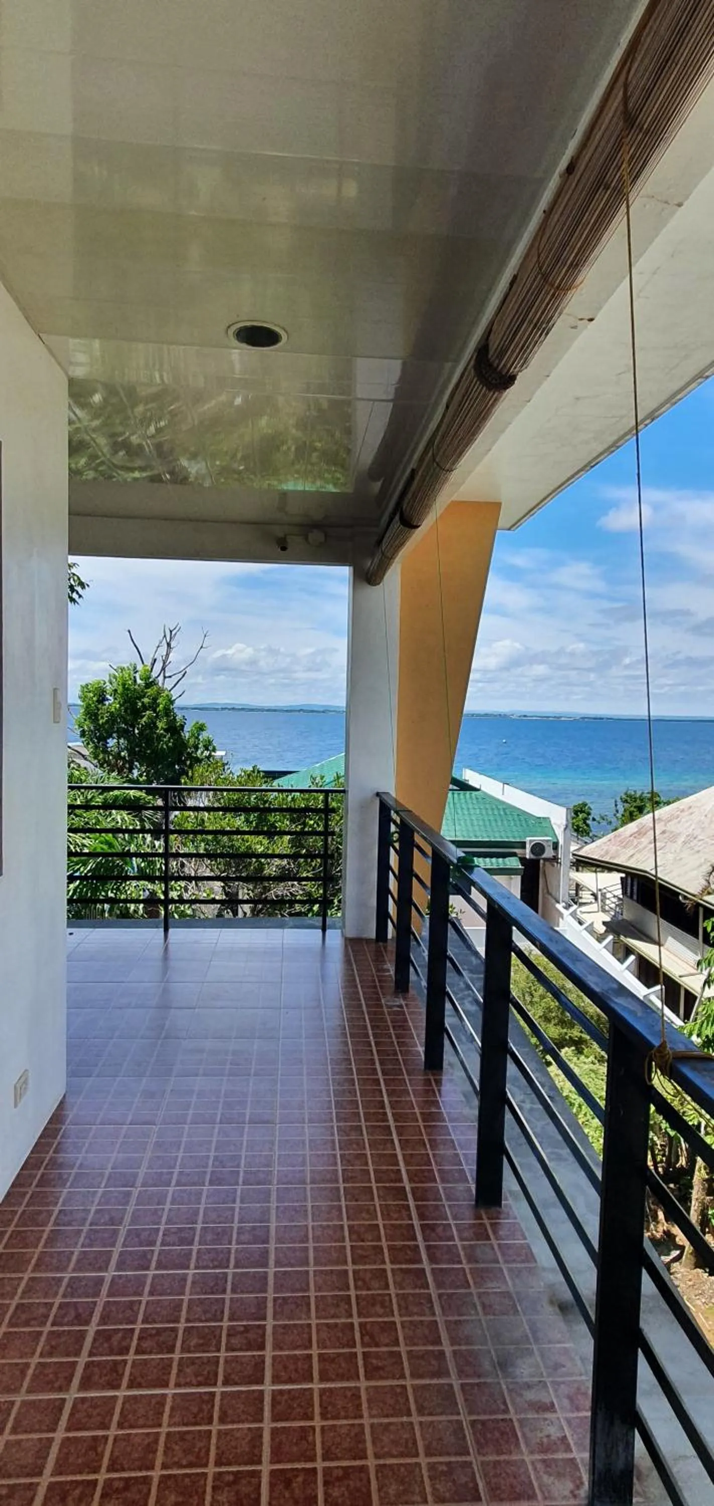 Property building in Lola's Guest House