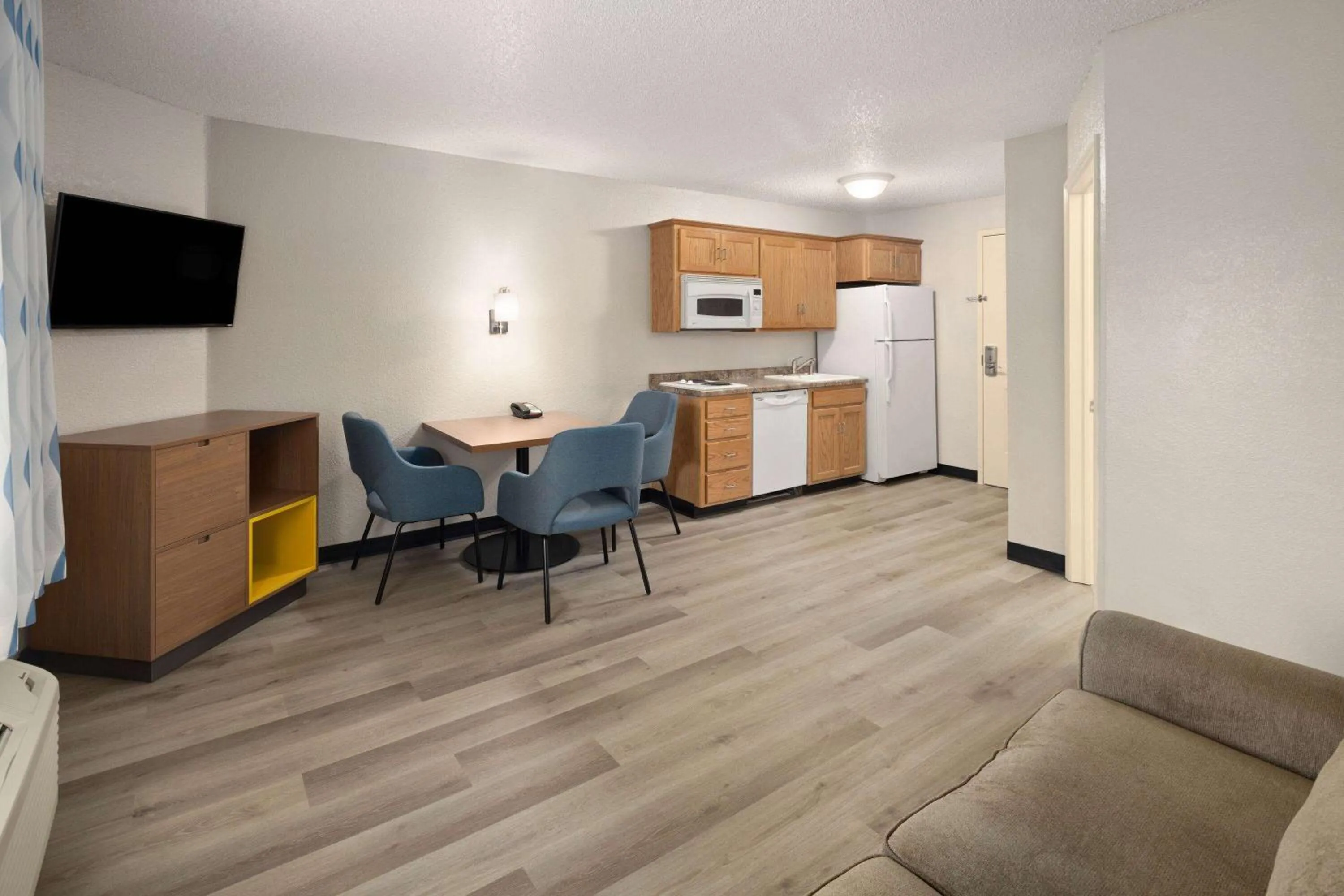 Photo of the whole room in Days Inn & Suites by Wyndham Green Bay WI