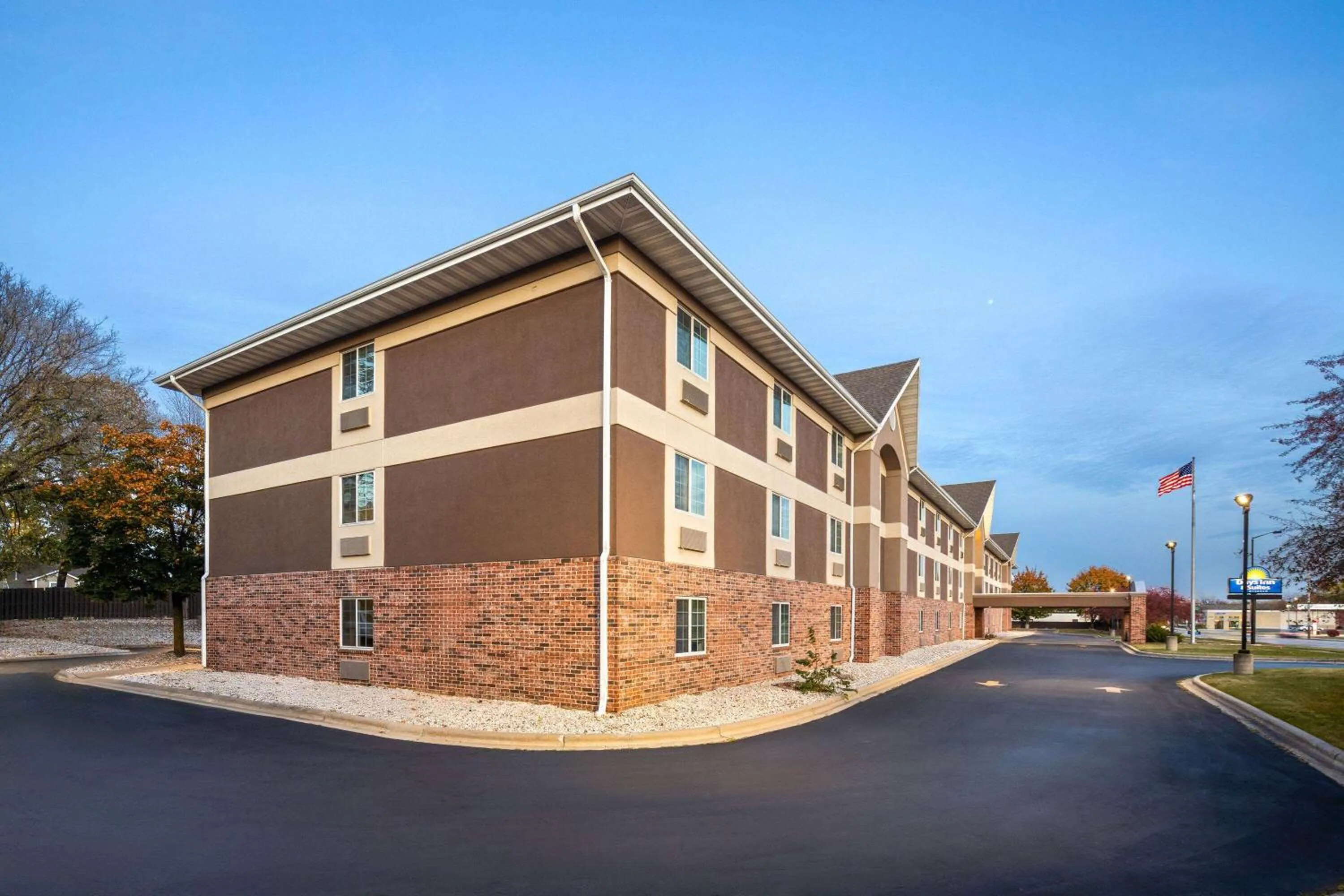 Property building in Days Inn & Suites by Wyndham Green Bay WI