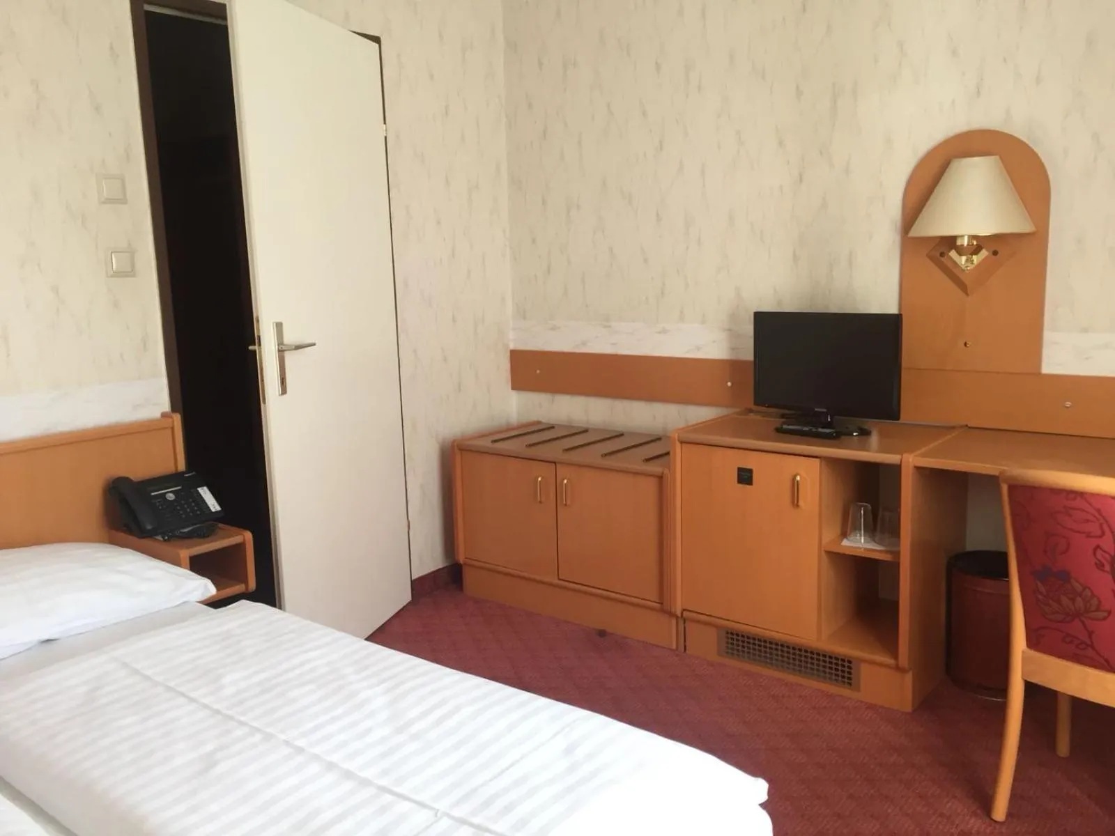 Photo of the whole room, Bed in Hotel Admiral