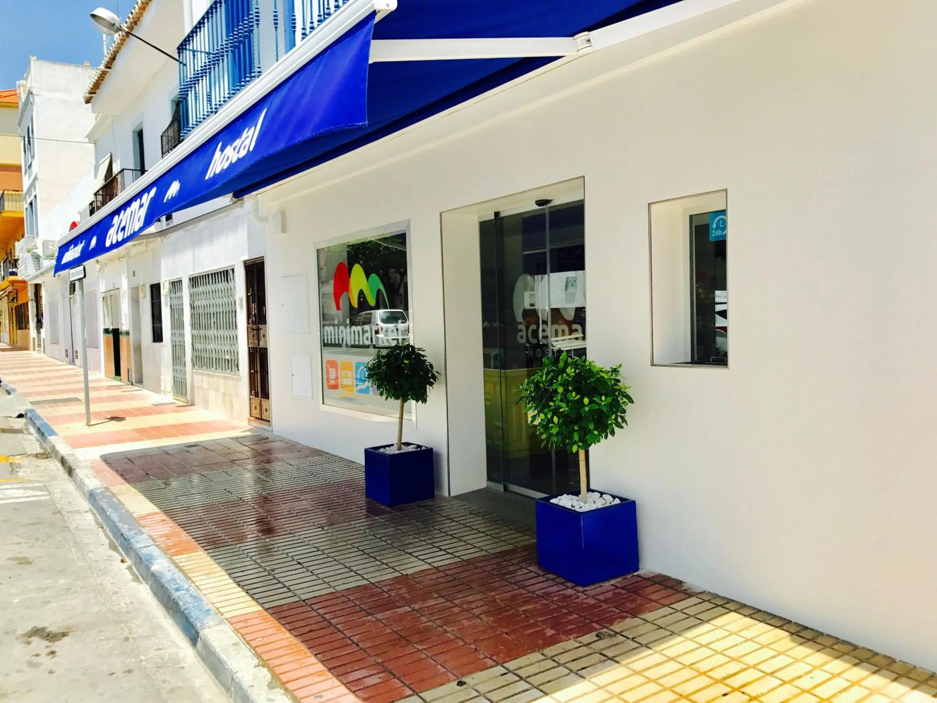 Facade/entrance in Hostal Acemar