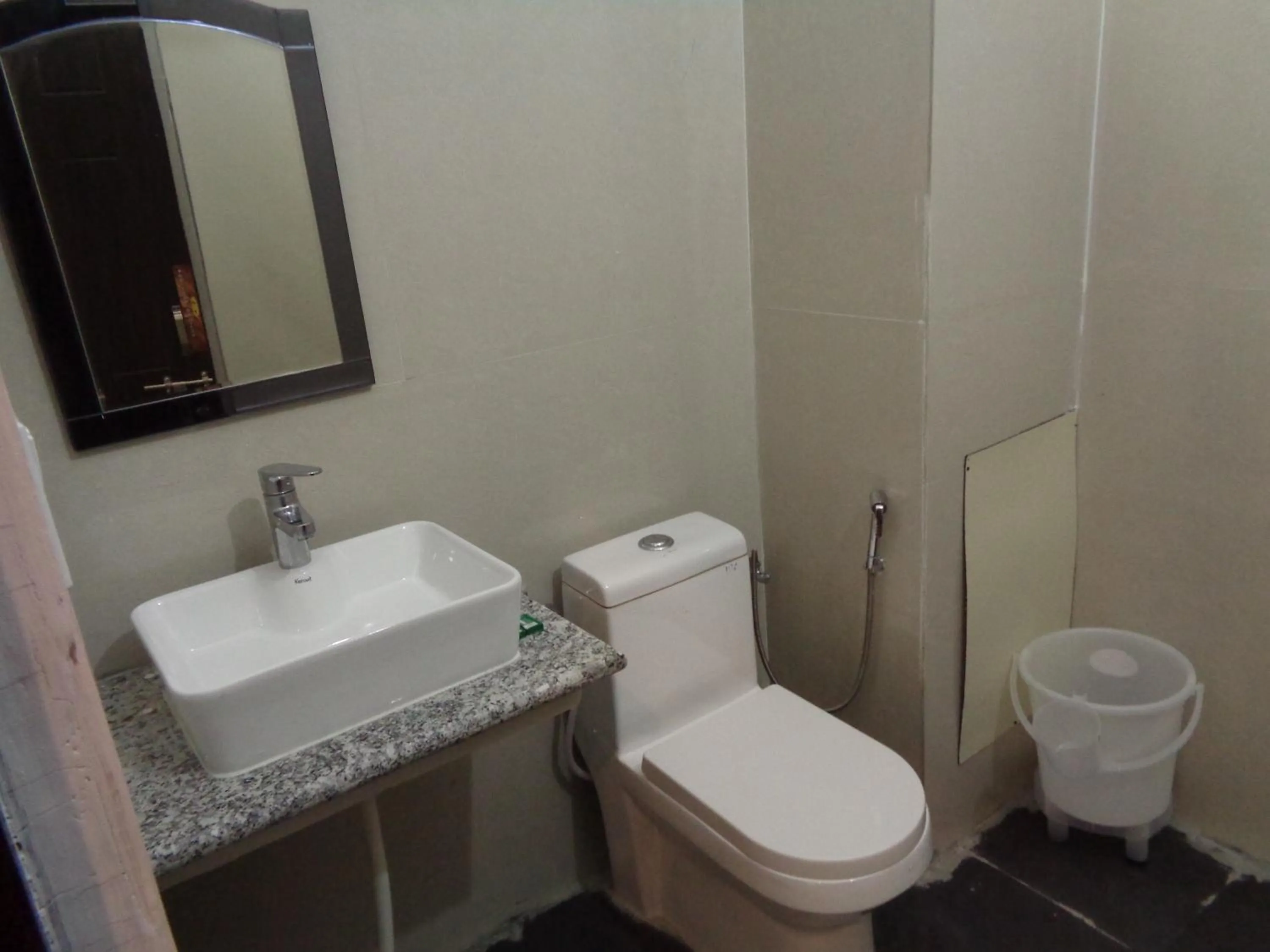 Shower in Hotel Tapovan Cottage