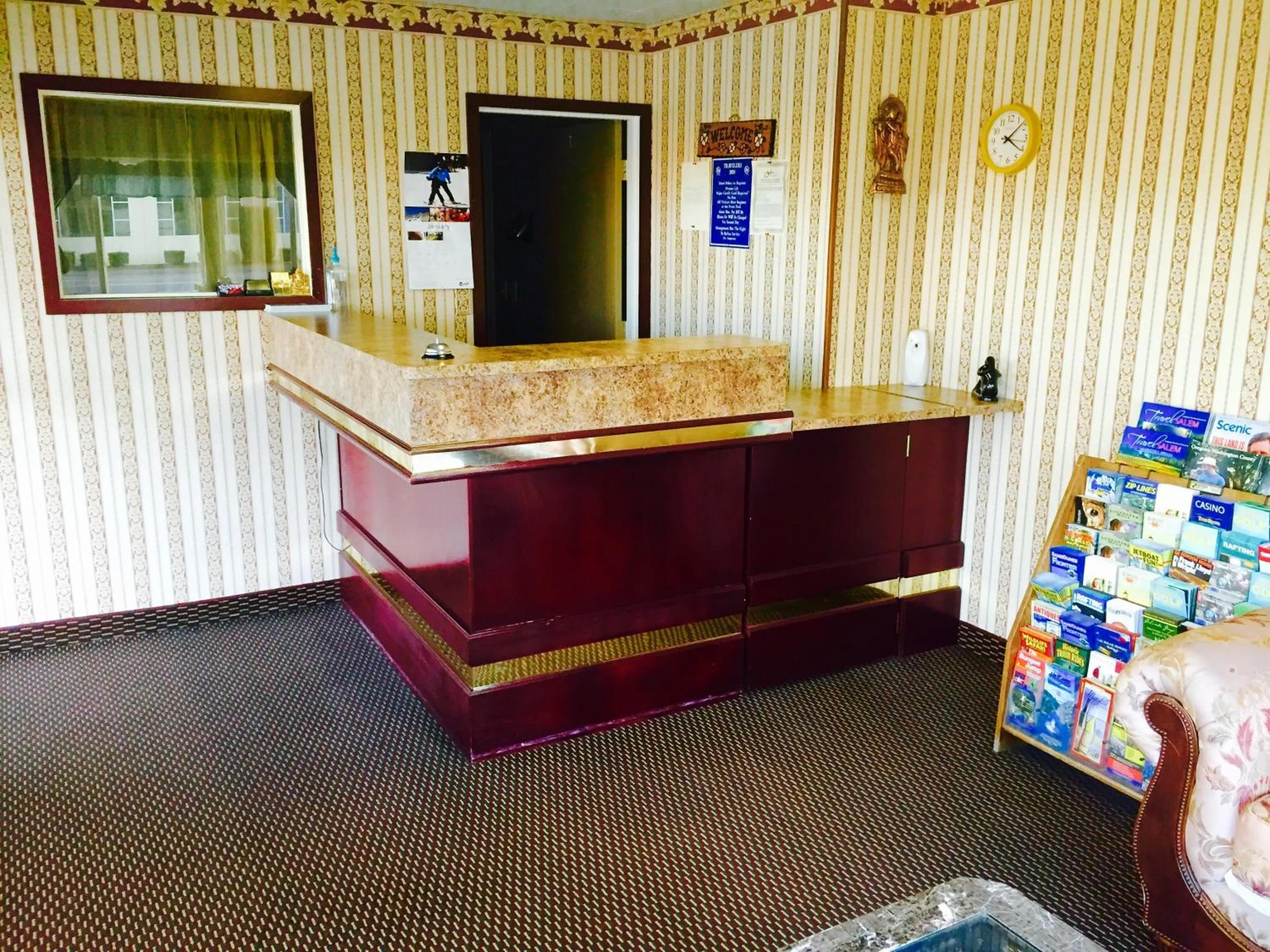 Lobby or reception in Travelers Inn Motel