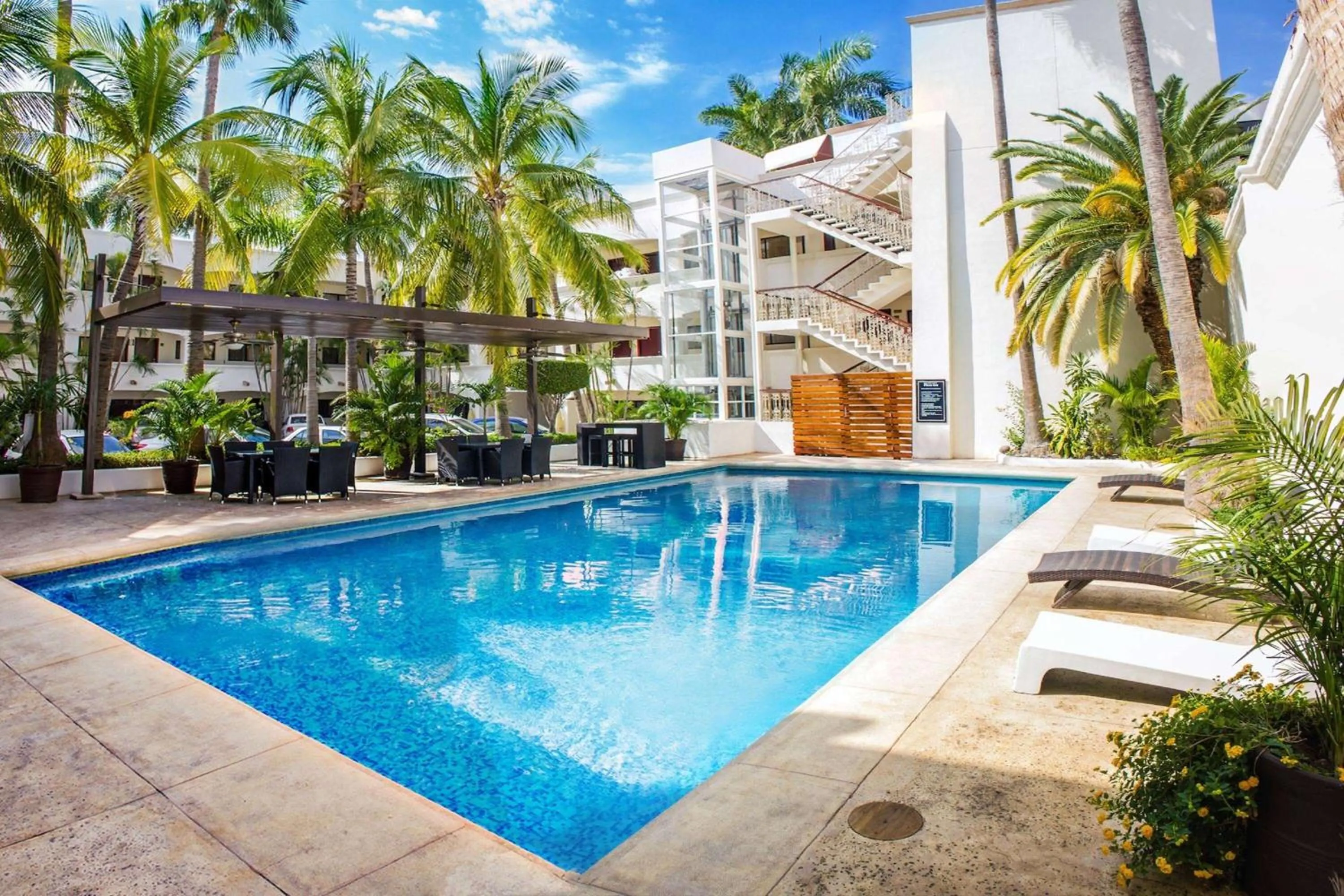 Pool view in Wyndham Garden Los Mochis Plaza Inn