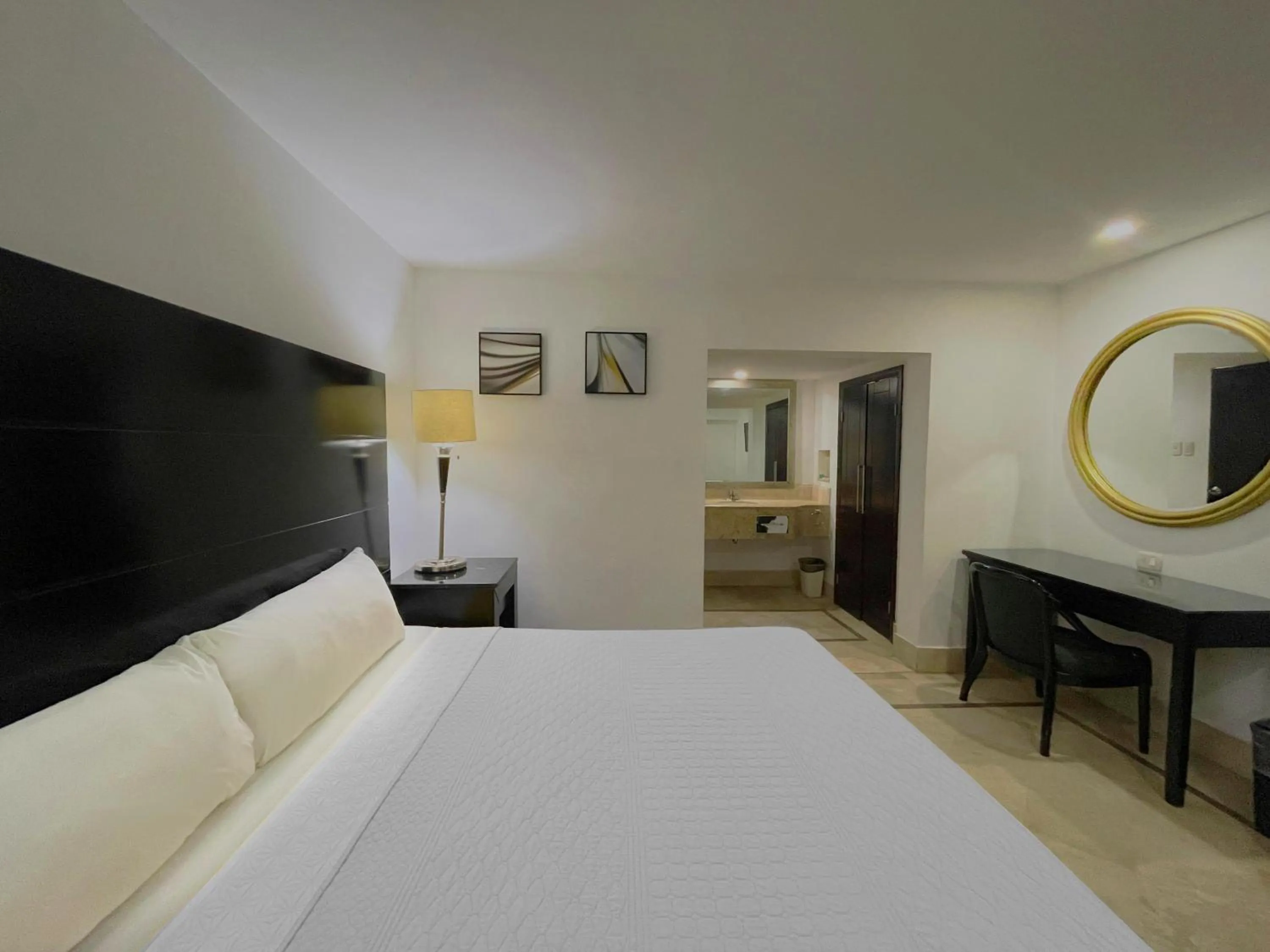 Bed in Wyndham Garden Los Mochis Plaza Inn