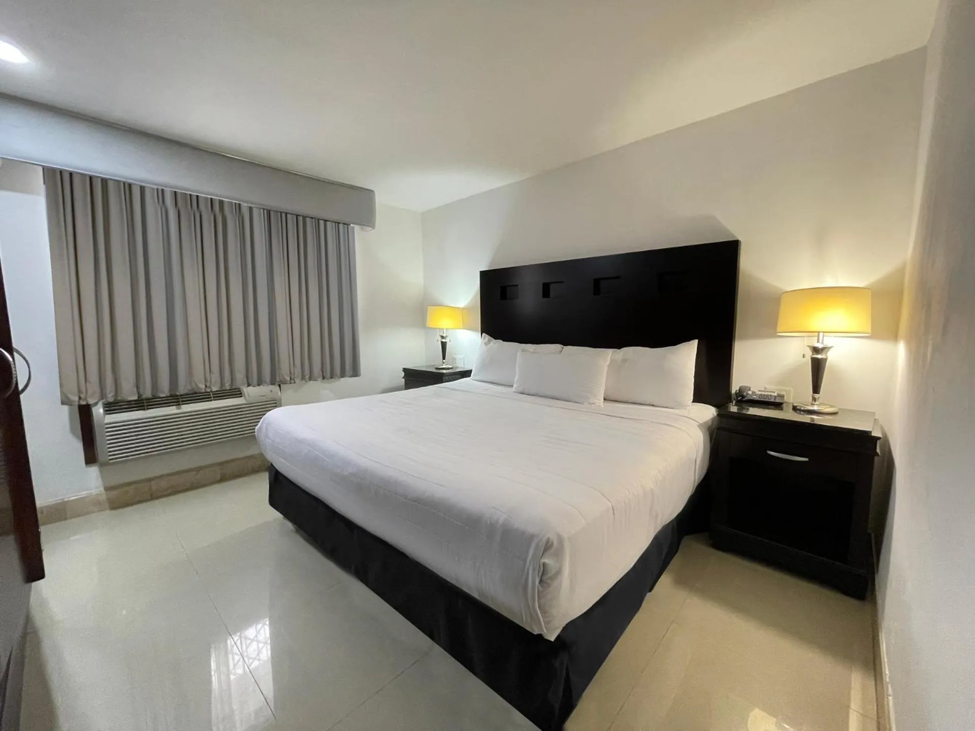 Bed in Wyndham Garden Los Mochis Plaza Inn