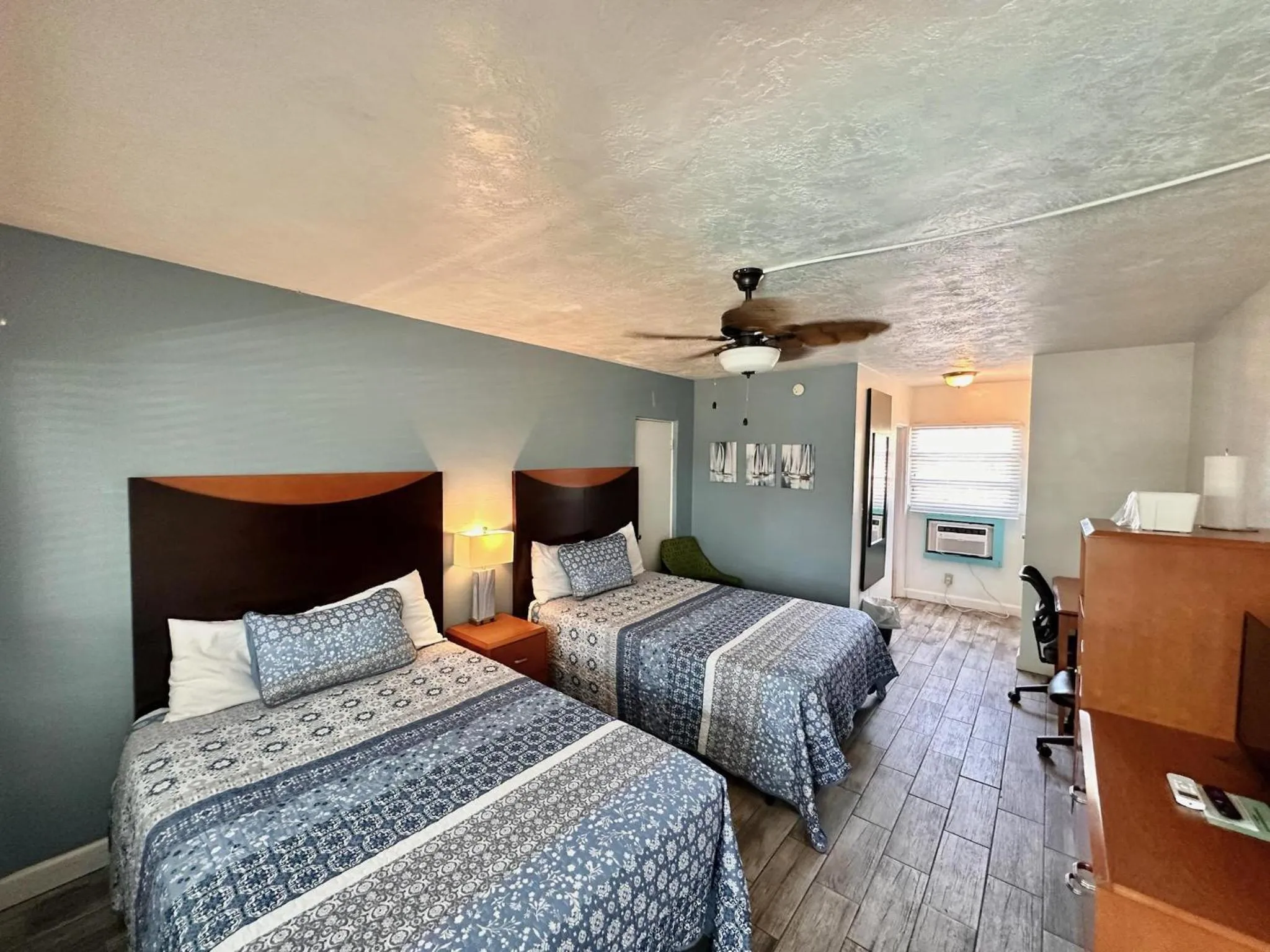 Photo of the whole room, Bed in Malibu Resort Motel
