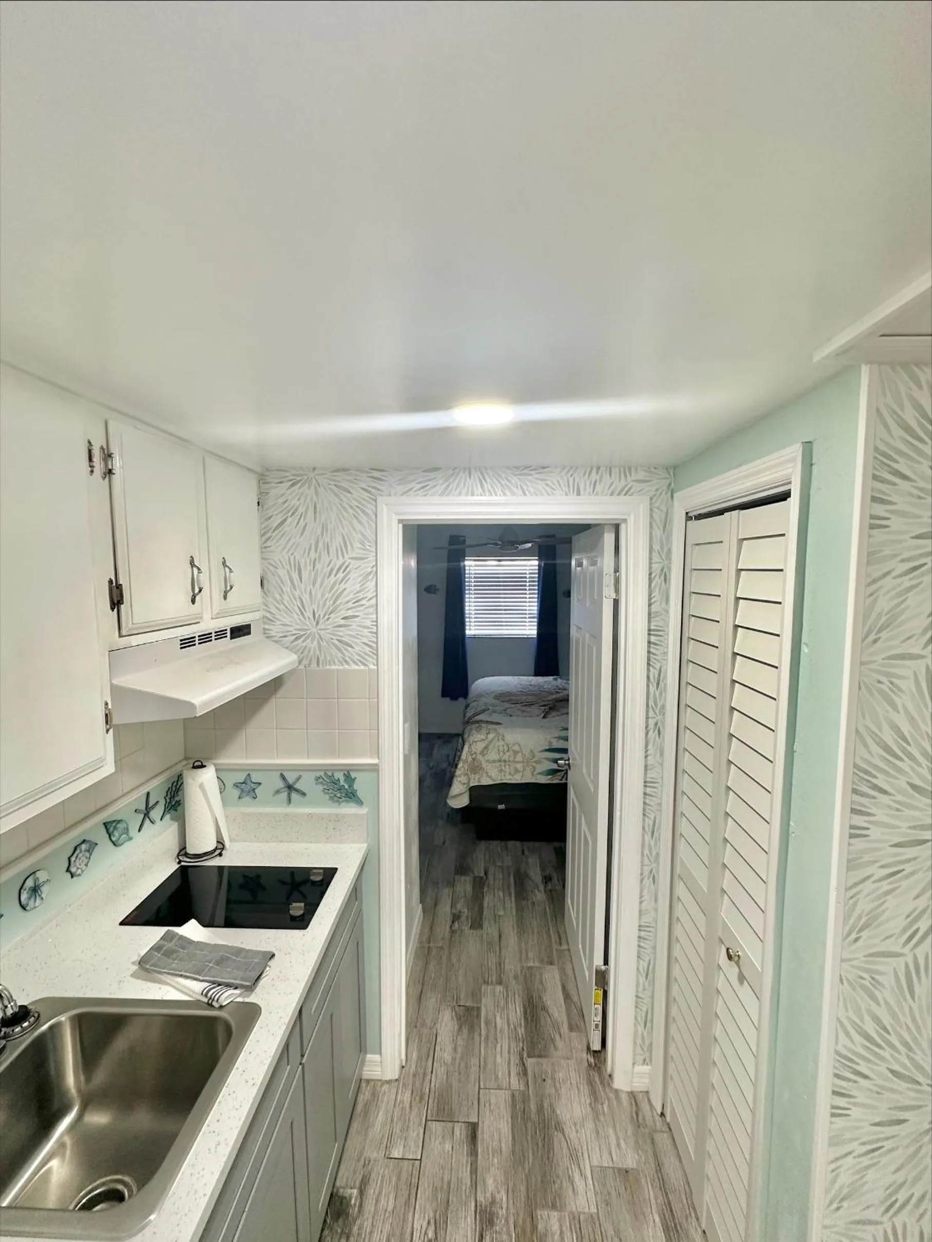 Kitchen or kitchenette in Malibu Resort Motel