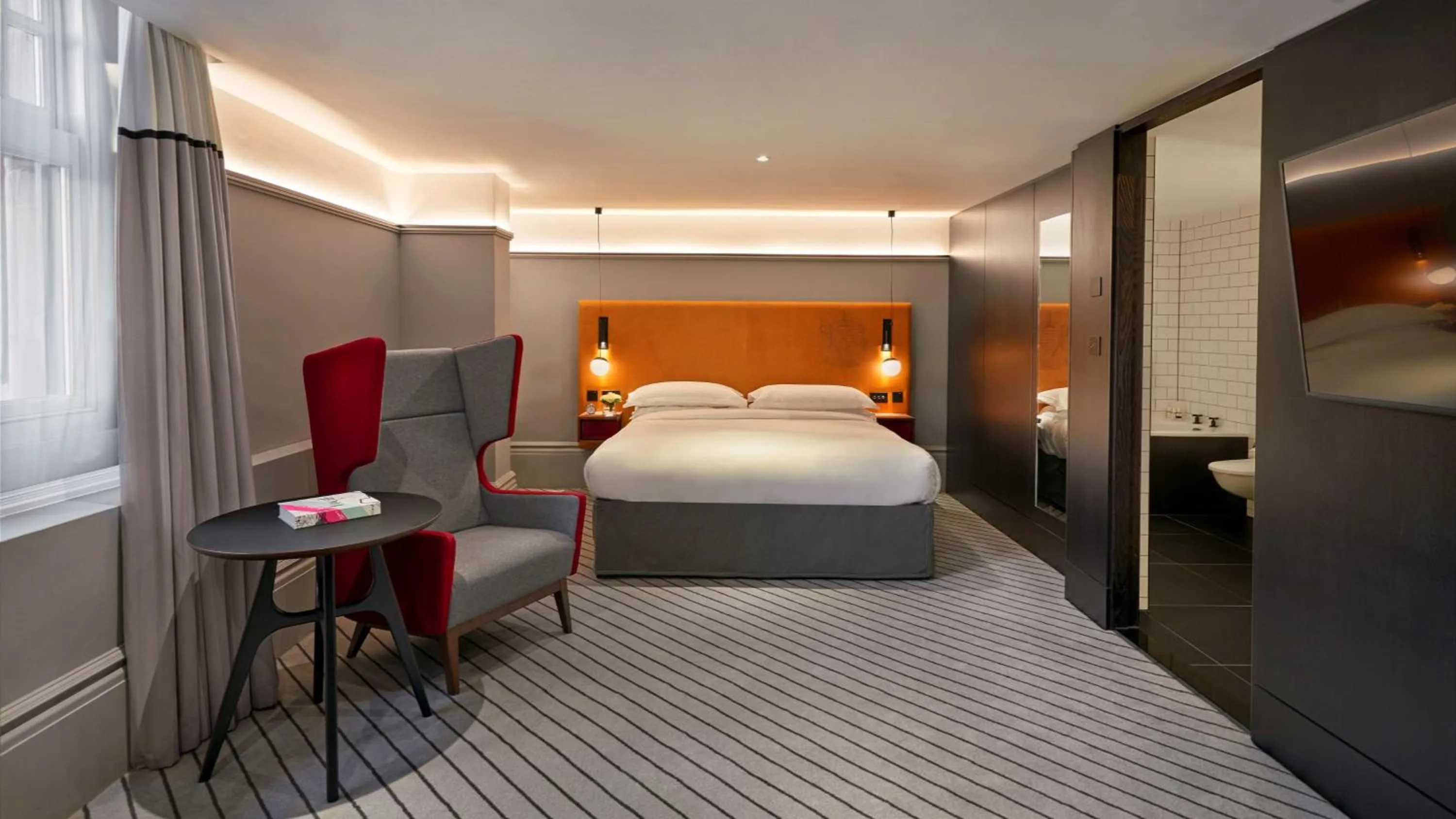 Photo of the whole room, Bed in Andaz London Liverpool Street, By Hyatt