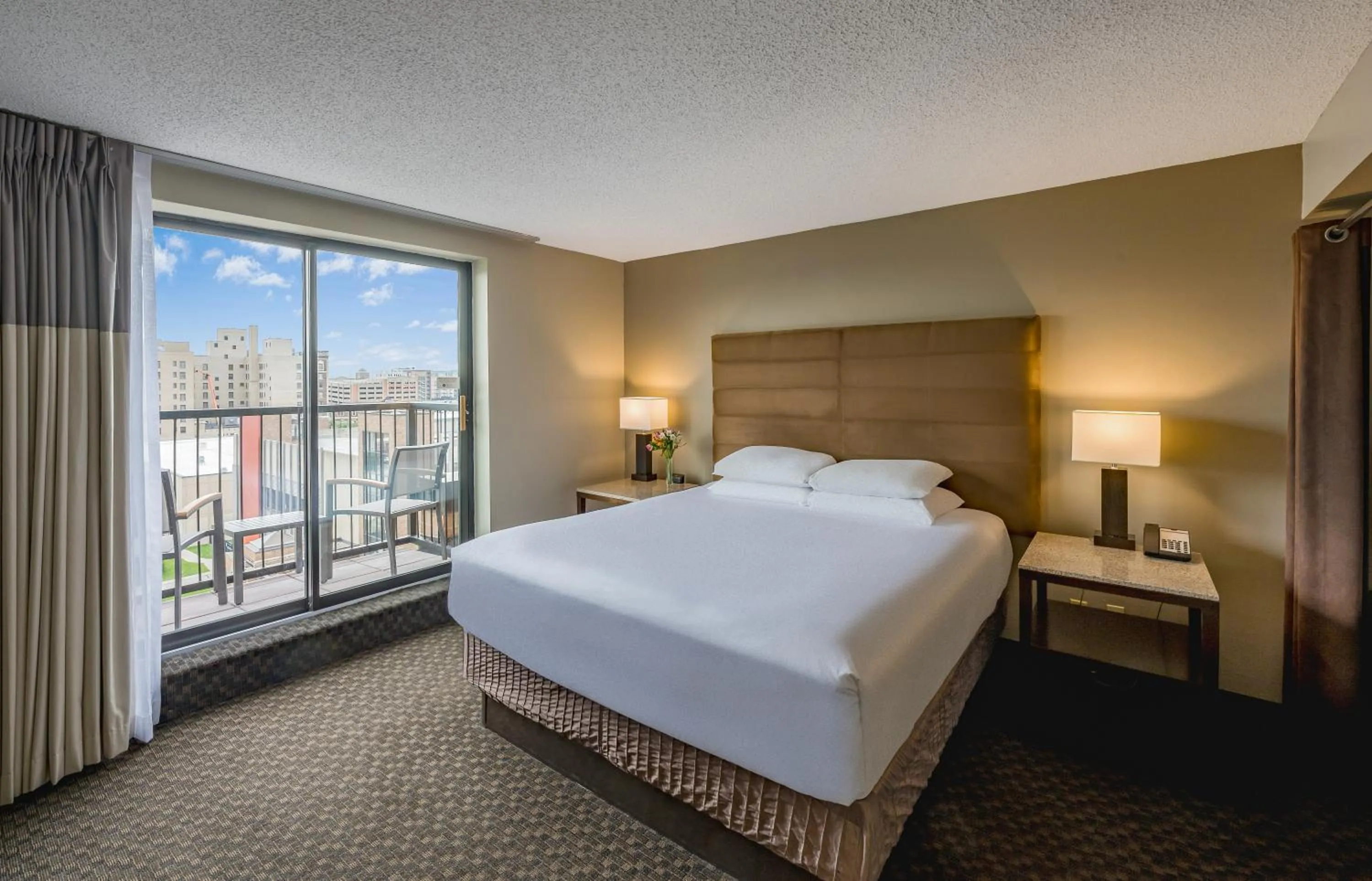 Bed in Hyatt Regency Green Bay