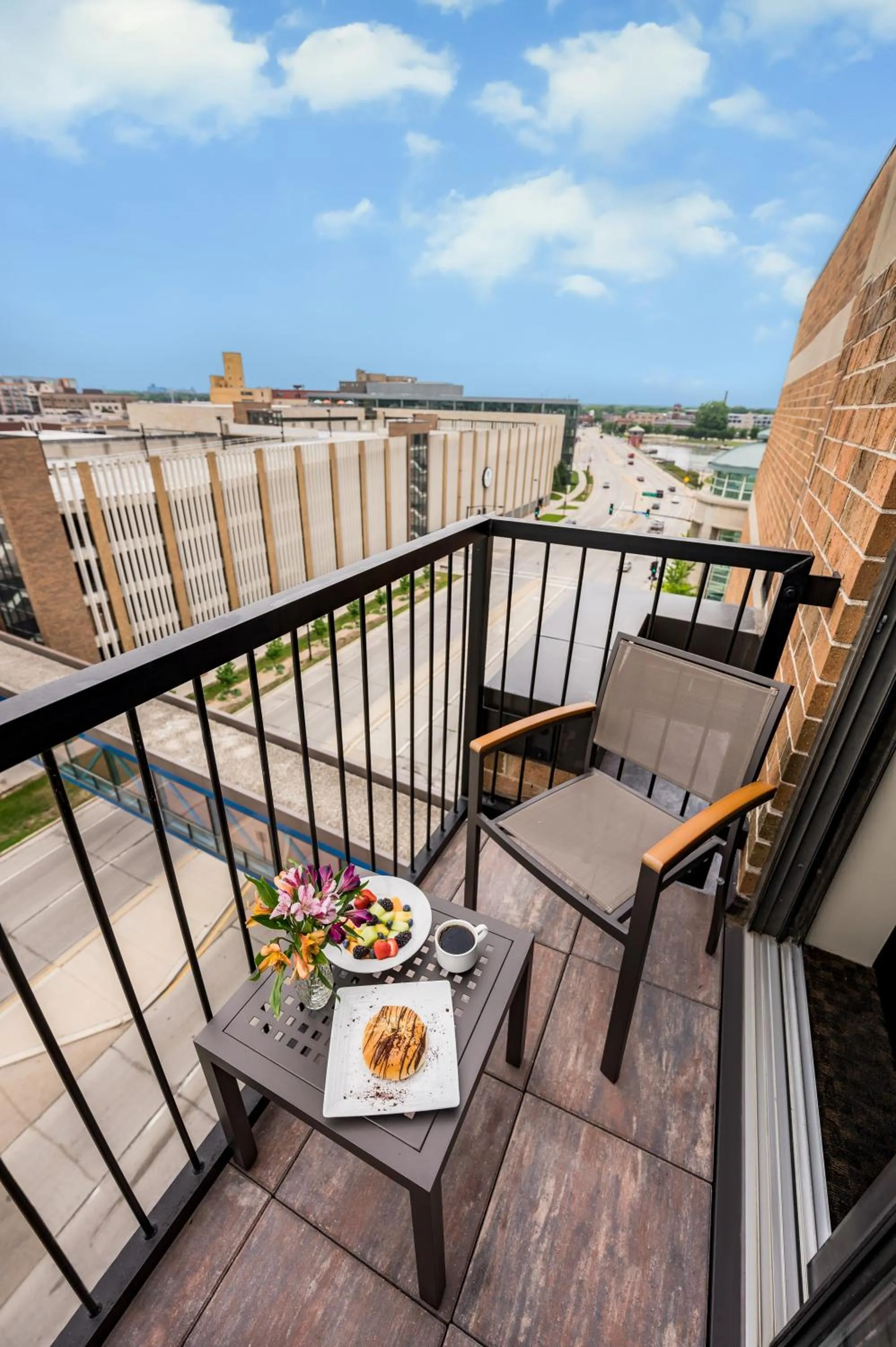 Property building in Hyatt Regency Green Bay