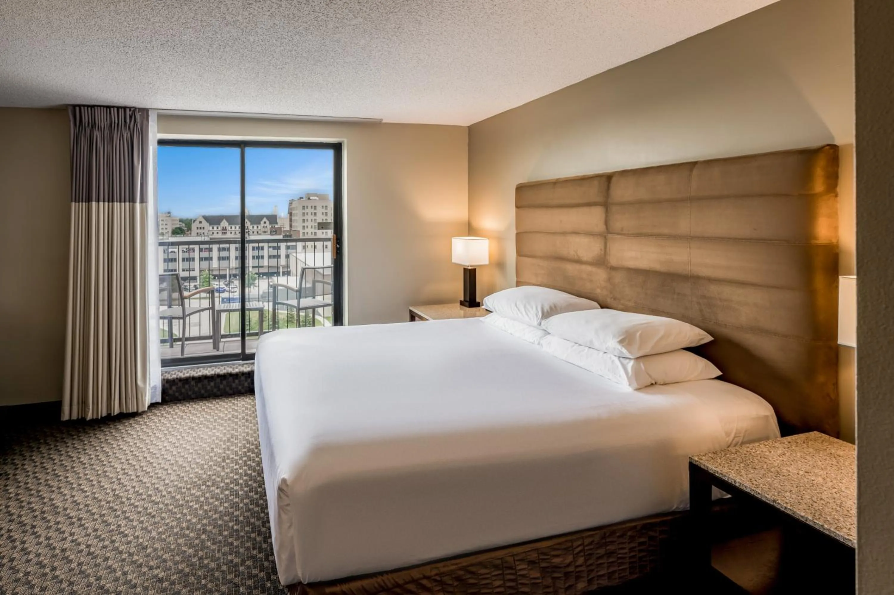 Bed in Hyatt Regency Green Bay