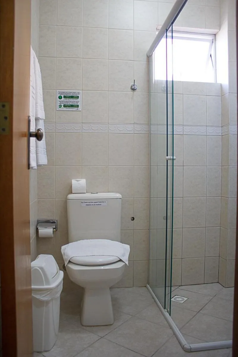 Toilet in Bombinhas Praia Apart Hotel - unidade rua Bem Te Vi