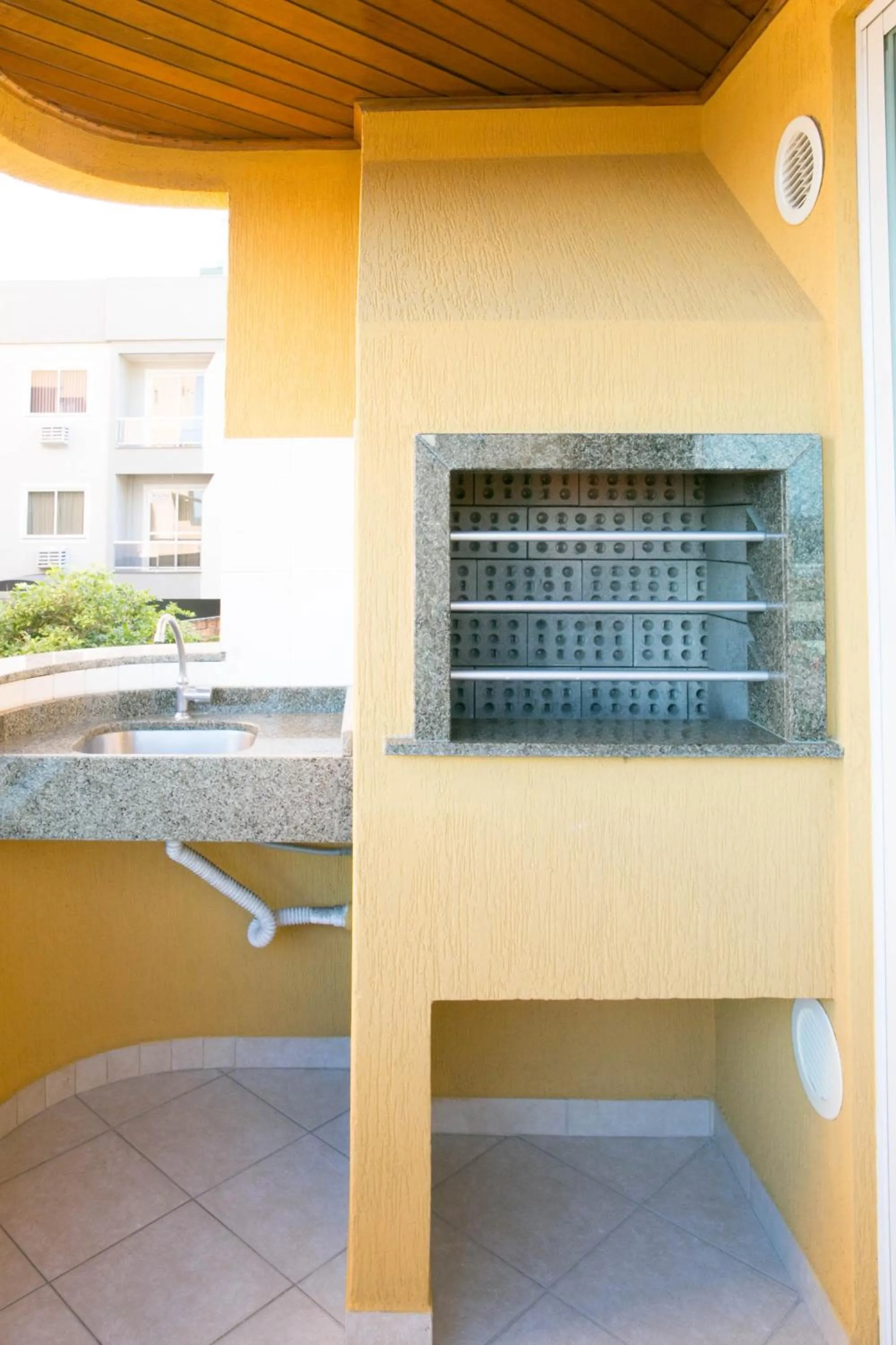 BBQ facilities in Bombinhas Praia Apart Hotel - unidade rua Bem Te Vi