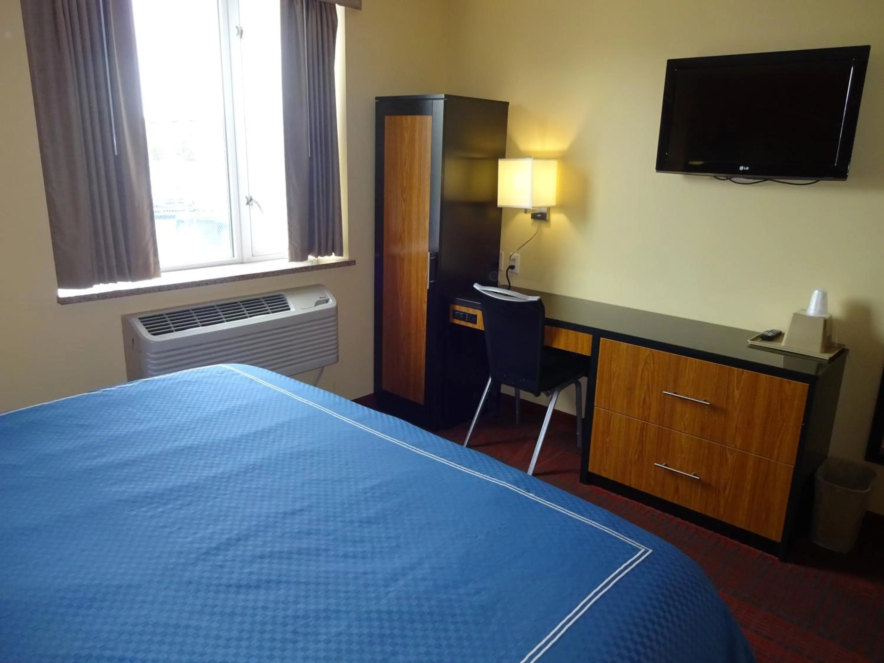 Bedroom, Bed in Hotel Bliss - Brooklyn