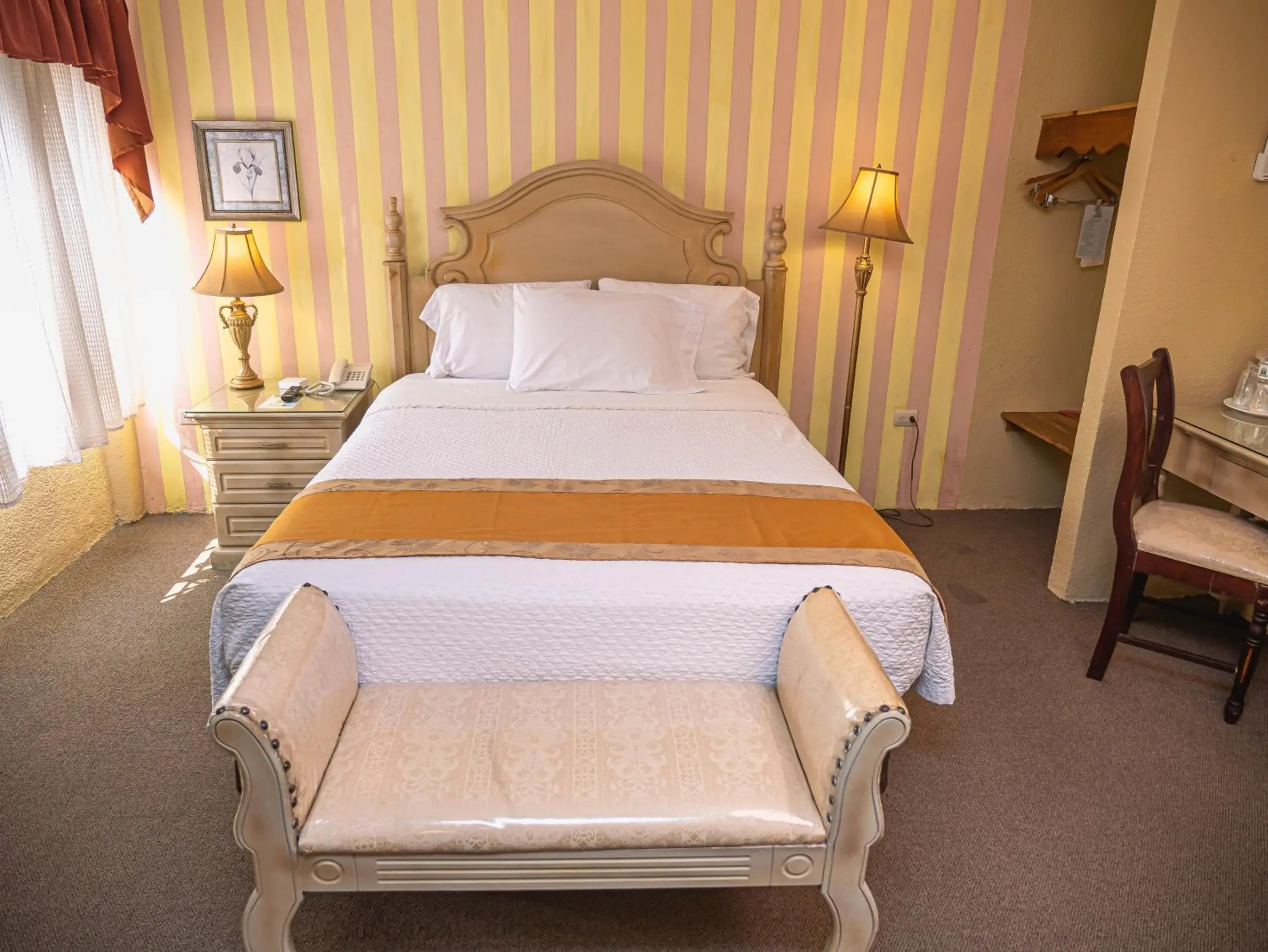 Queen Room in Boutique Hotel La Cordillera Queen Room in Boutique Hotel La Cordillera