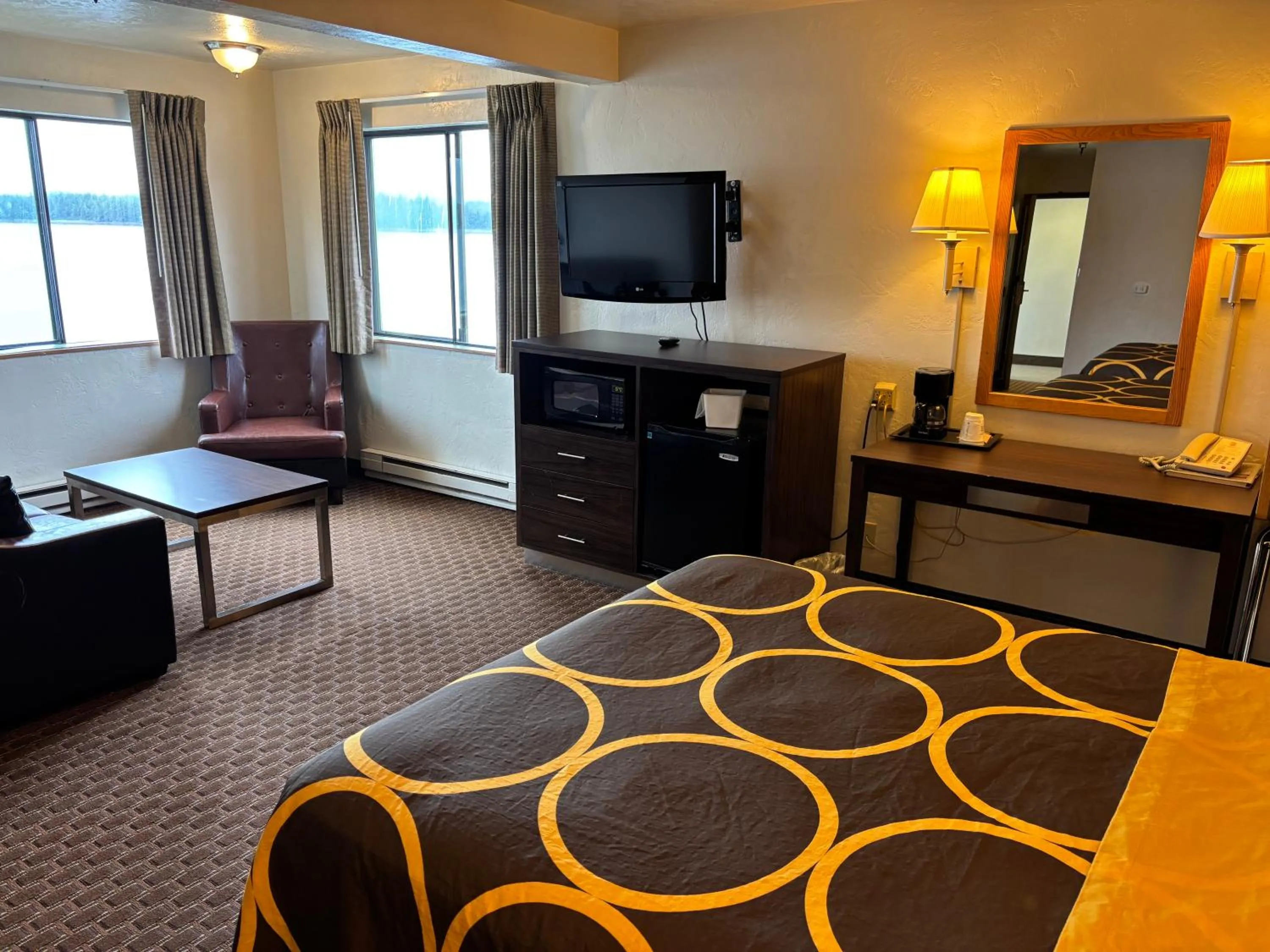 Bed in Super 8 by Wyndham Ketchikan