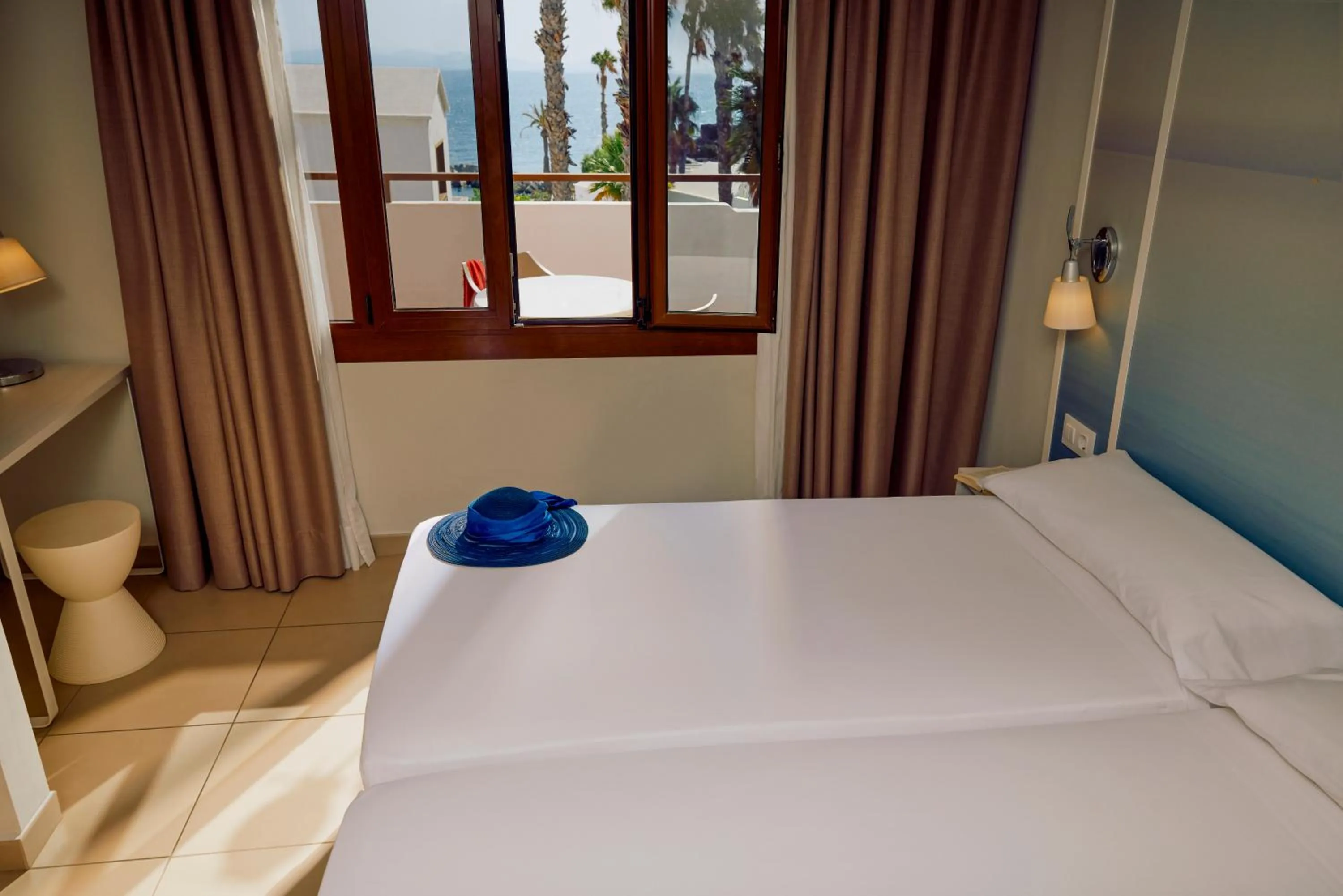 Bed in Grupotel Flamingo Beach