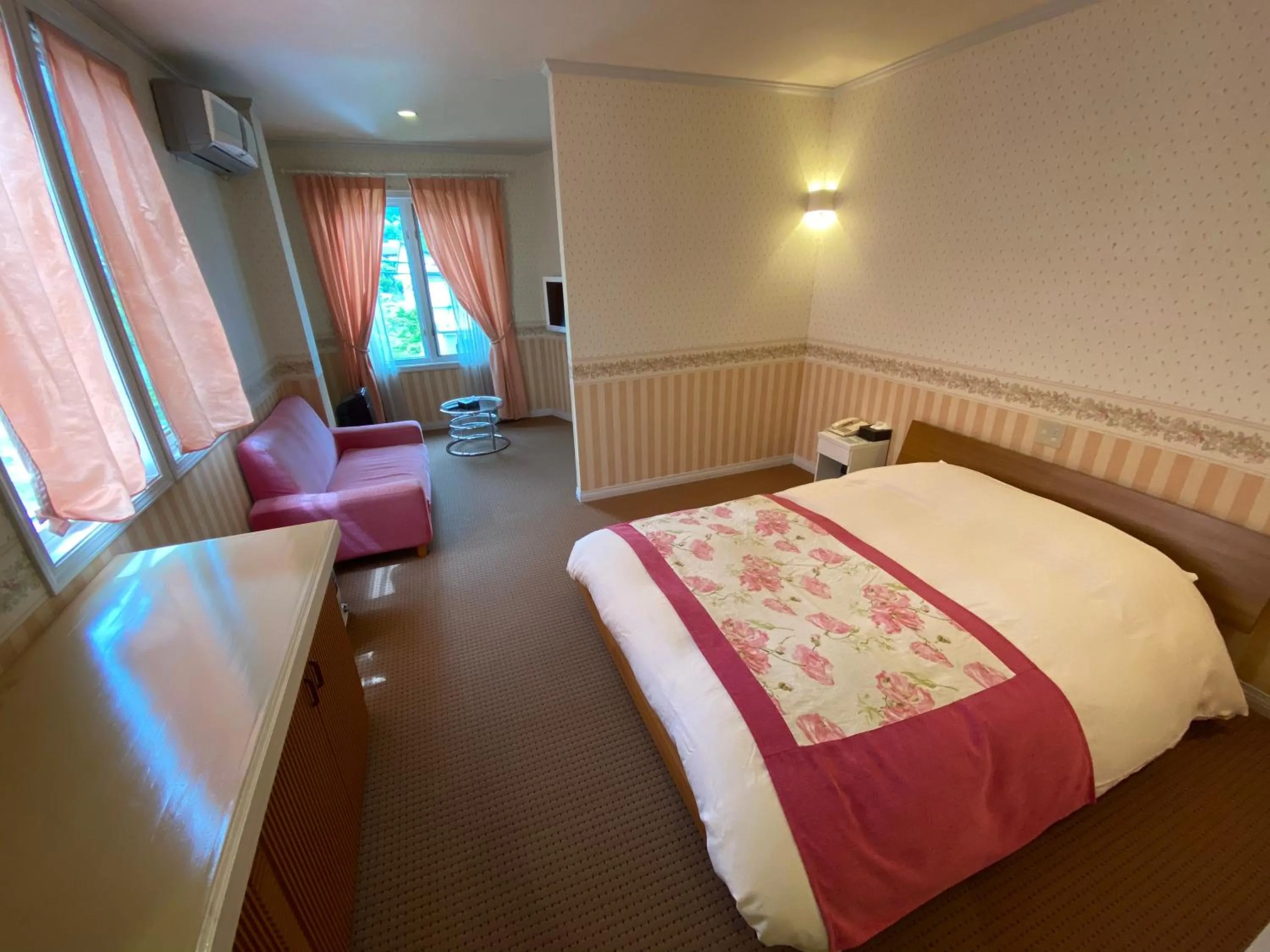 Bed in Auberge Mermaid