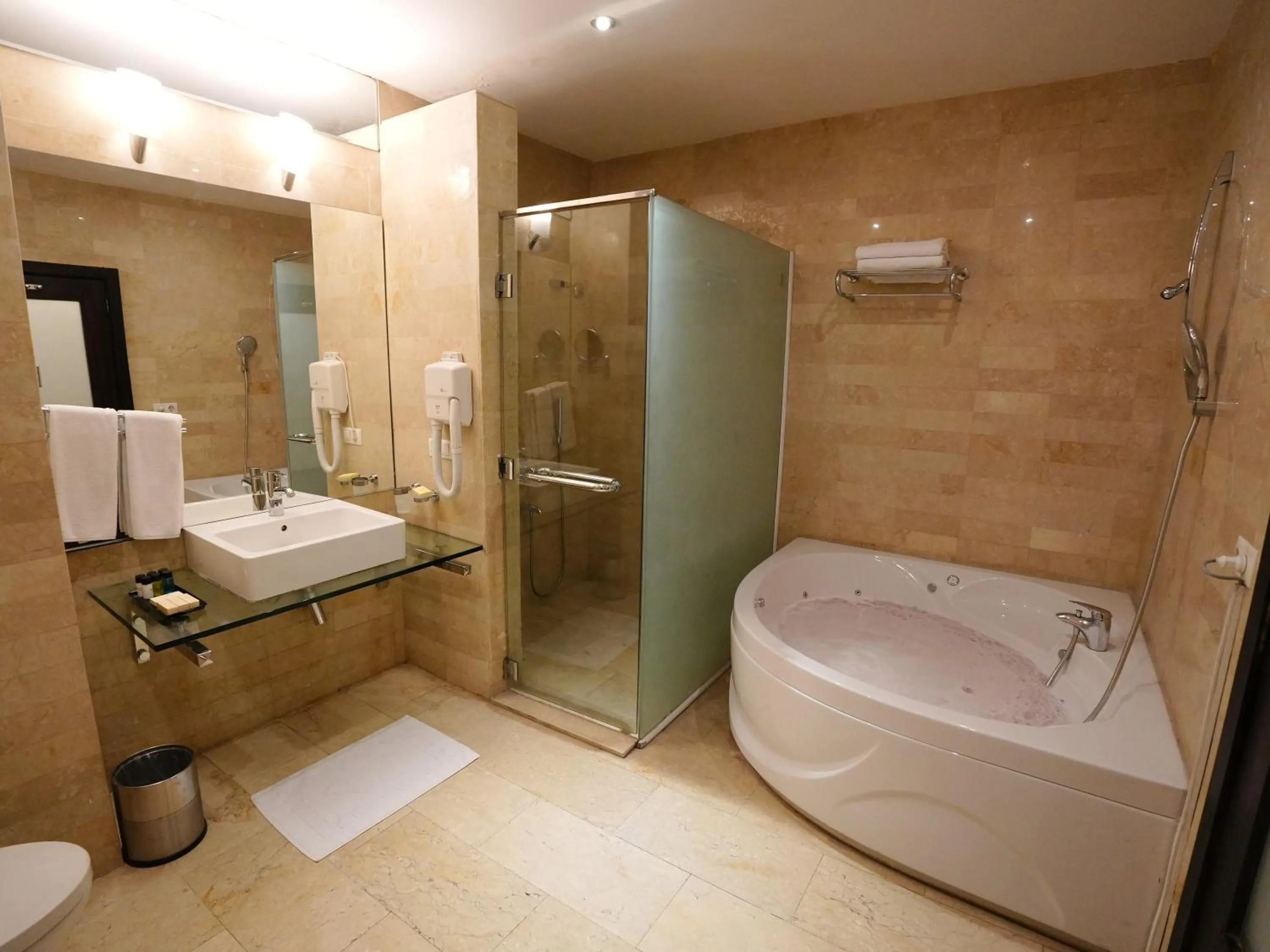 Bathroom in Canyon Hotel Erbil