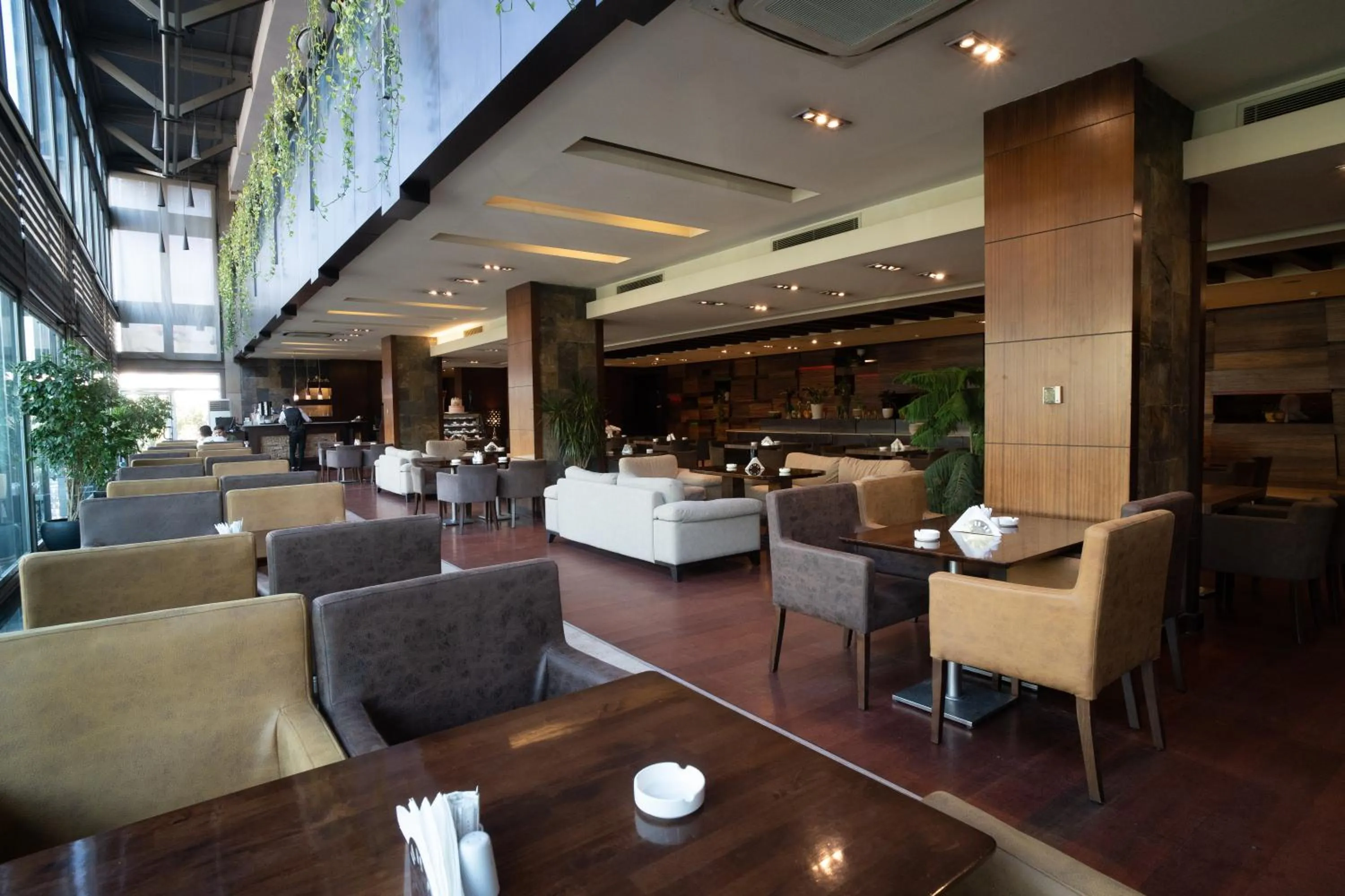 Restaurant/places to eat in Canyon Hotel Erbil