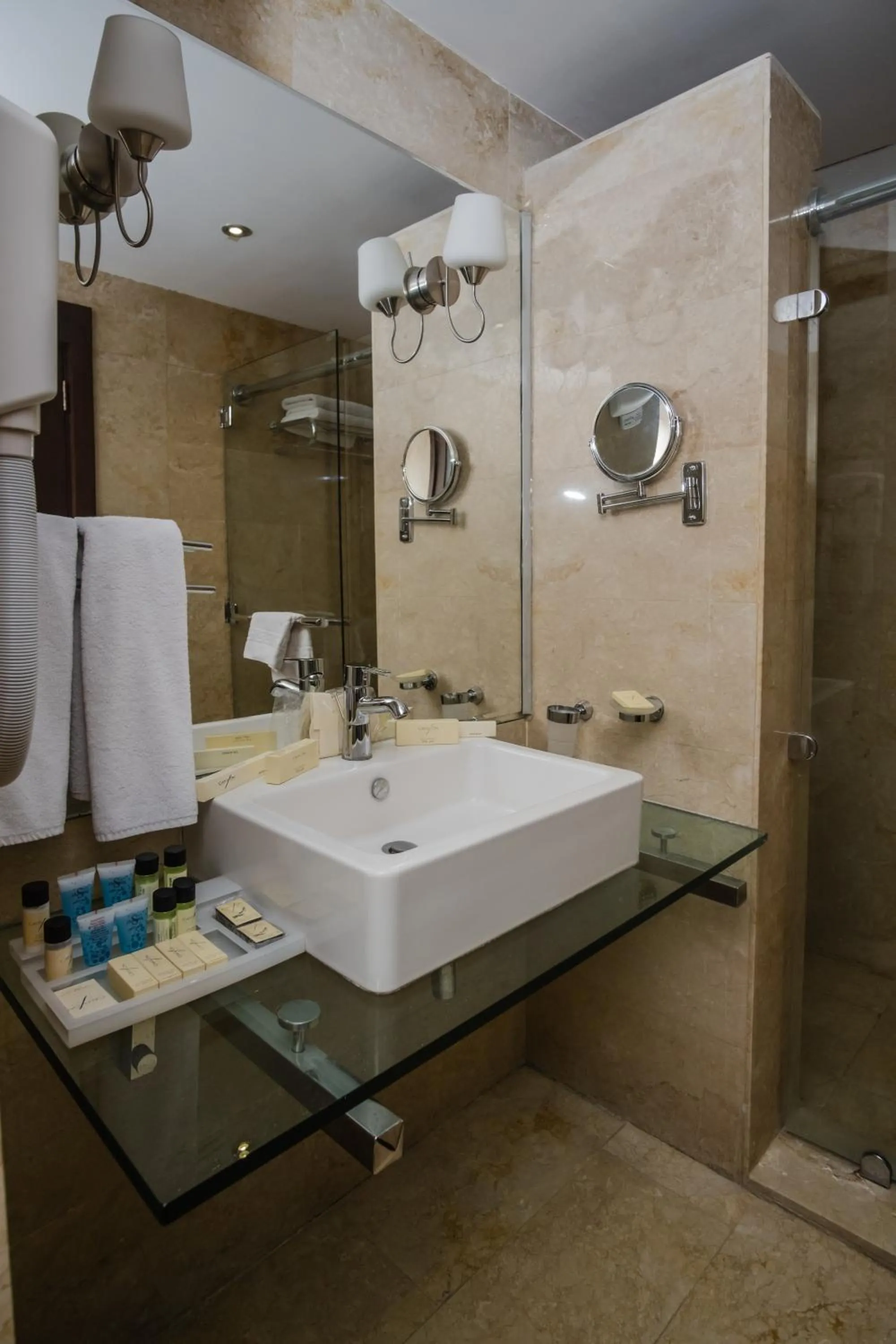 Bathroom in Canyon Hotel Erbil