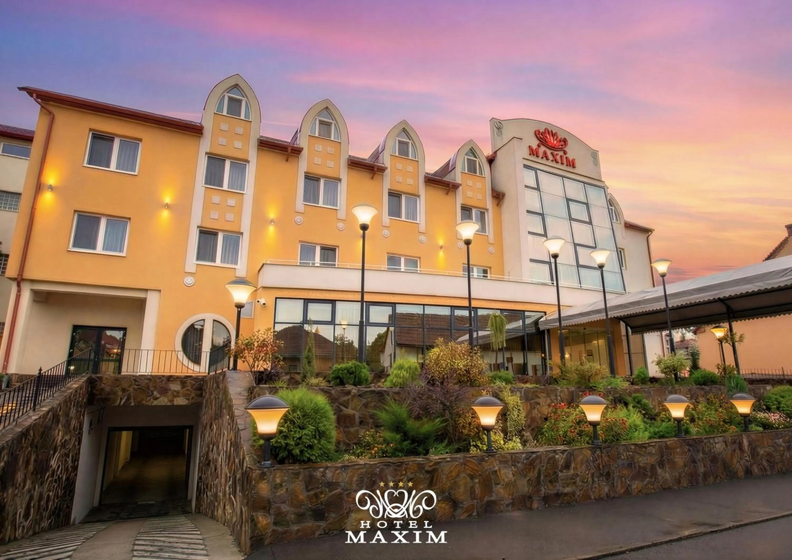 Property building in Hotel Maxim