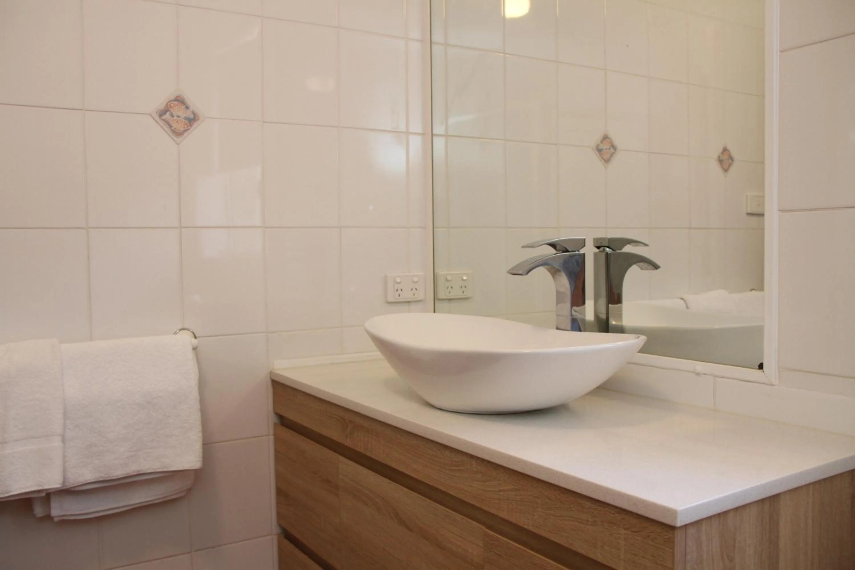 Bathroom in Busselton Gale Street Motel & Villas