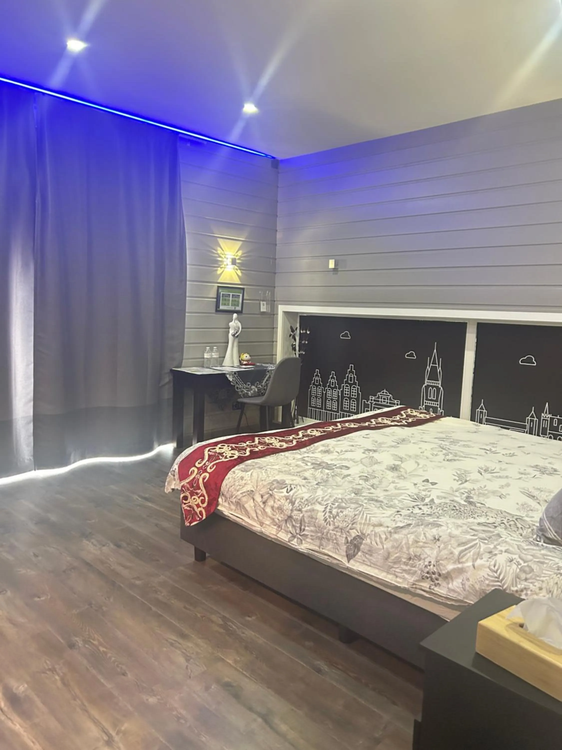 Bed in Kuai Guestroom Brugge