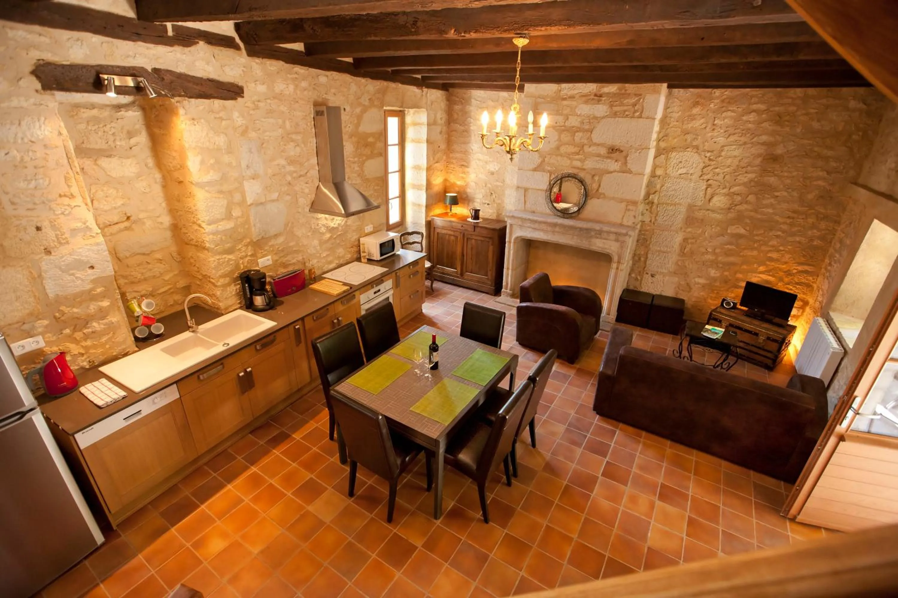 Au coeur de Beynac, superbe maison du XIVe siècle avec jardin panoramique