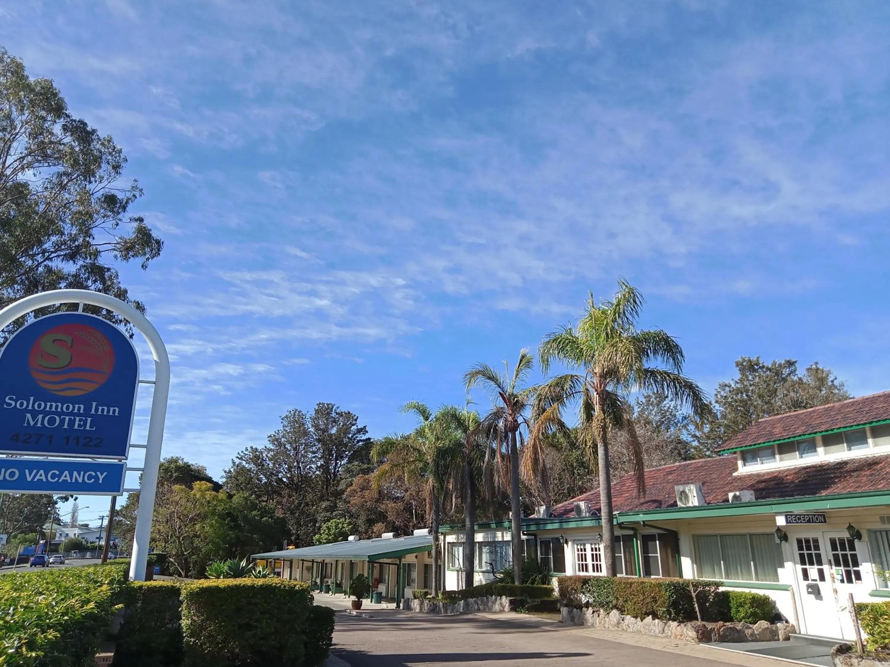 Property building in Solomon Inn Motel Figtree