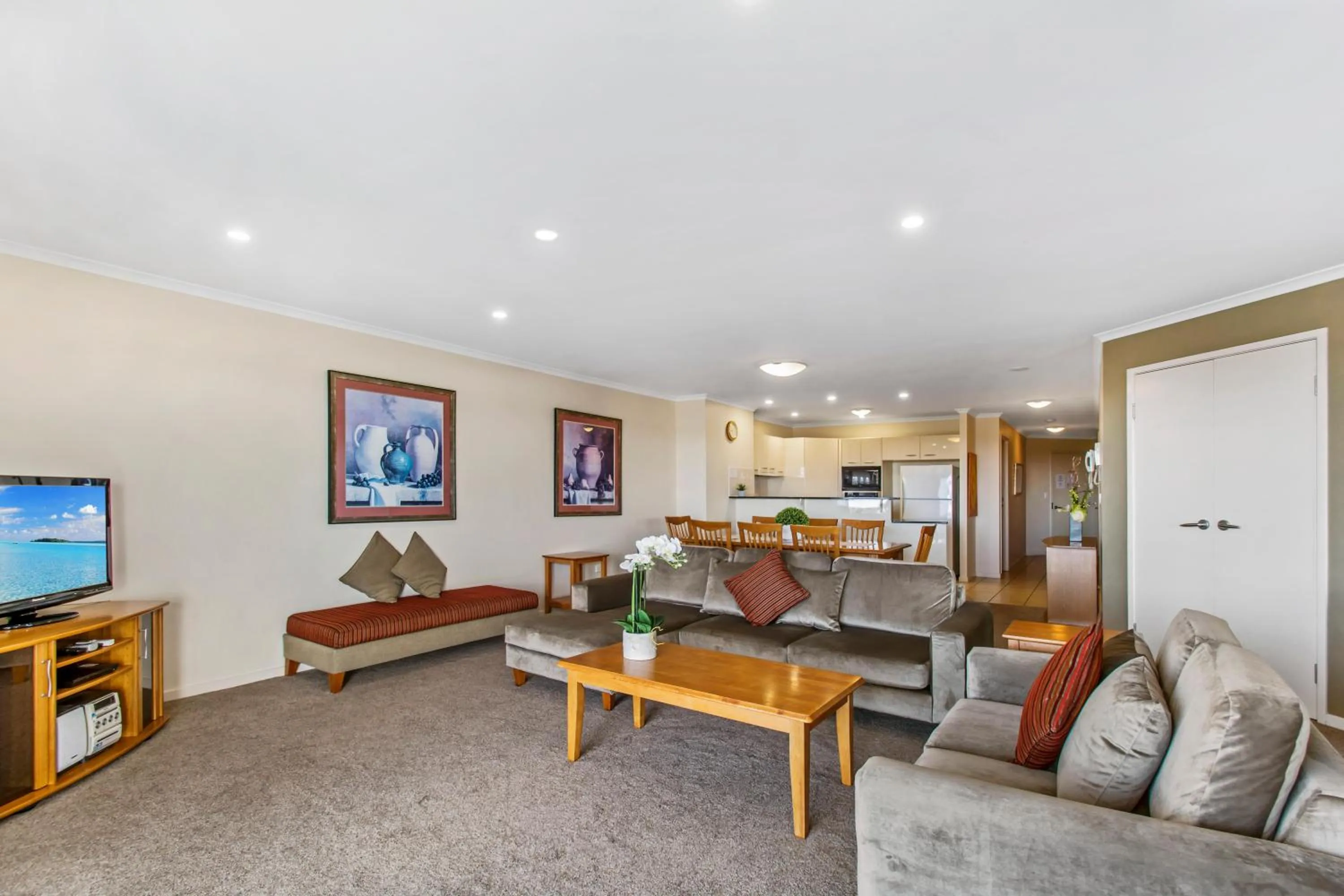 TV and multimedia in Rovera Apartments