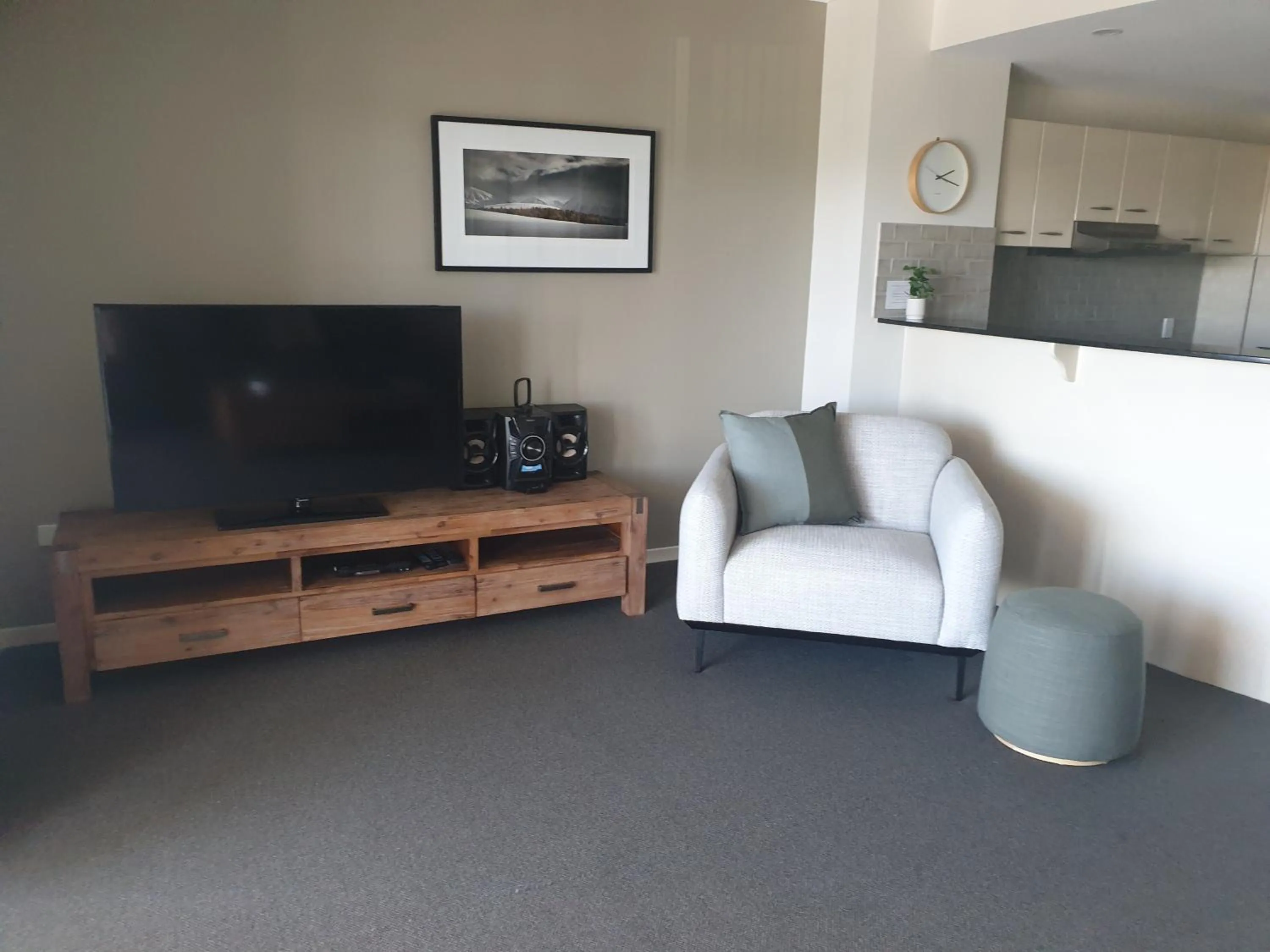 TV and multimedia in Rovera Apartments