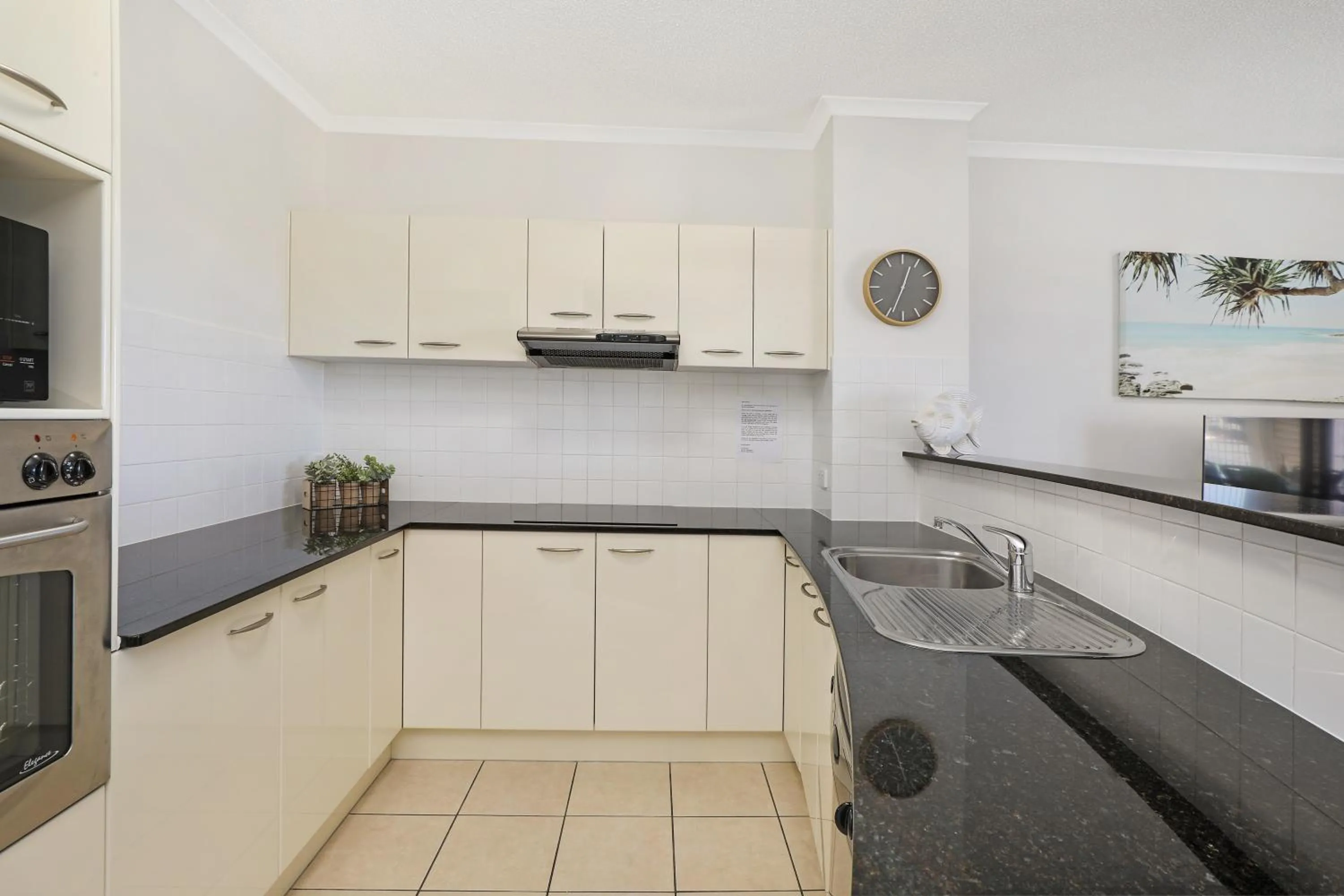Kitchen or kitchenette in Rovera Apartments