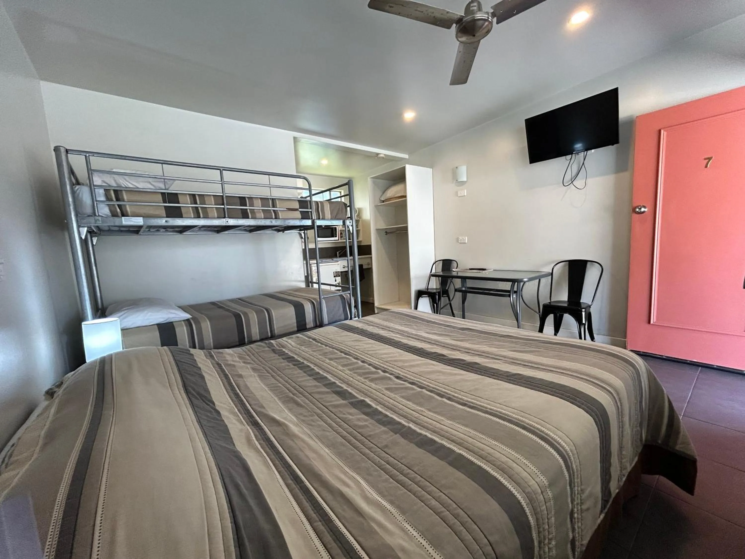 Bed in Tweed River Motel