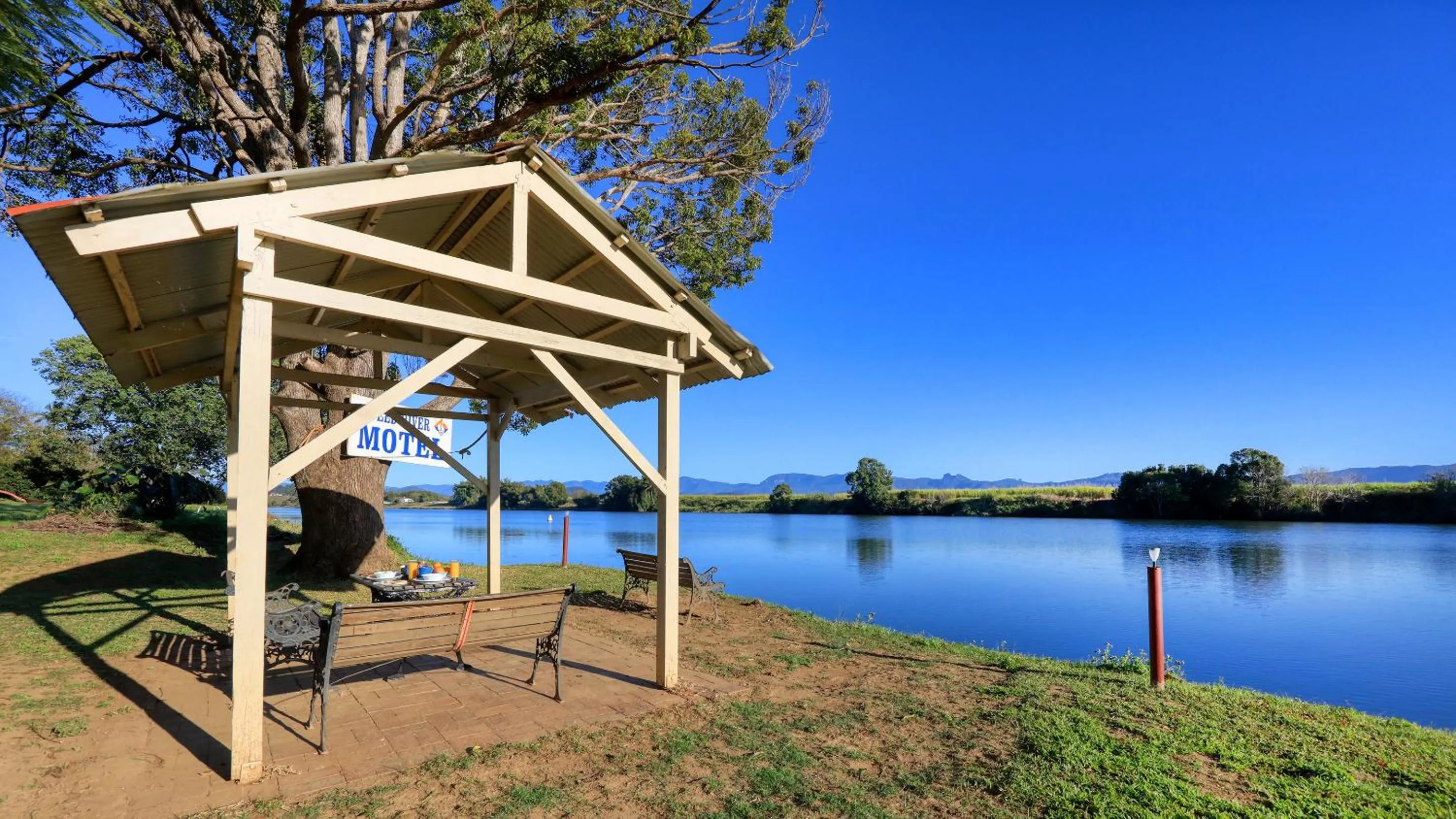 Seating area in Tweed River Motel
